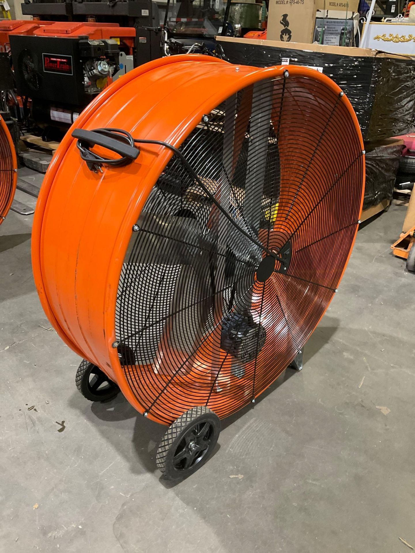 UNUSED 42" COMMERCIAL ELECTRIC PORTABLE BARREL FAN - Image 6 of 7