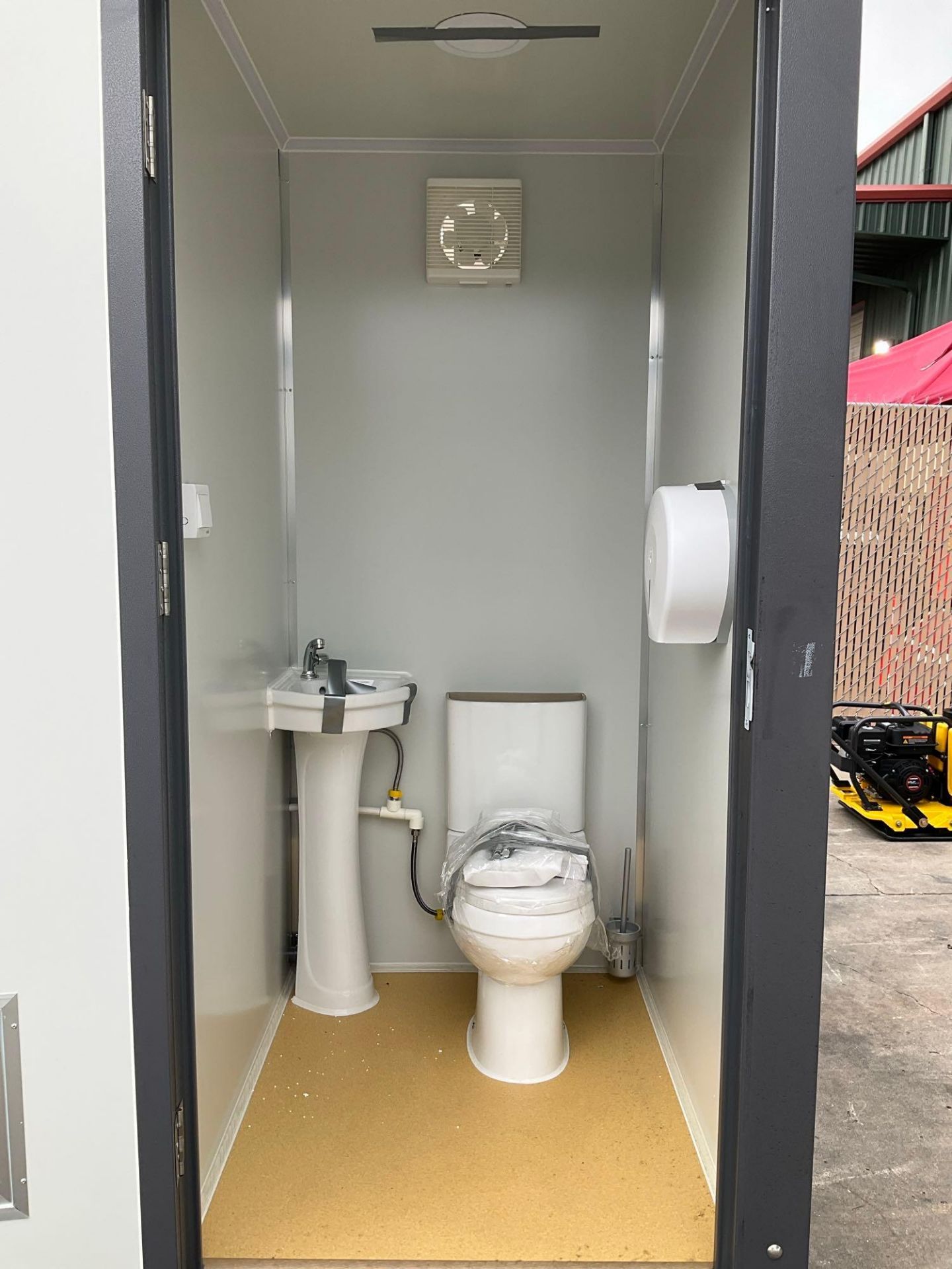 UNUSED PORTABLE DOUBLE BATHROOM UNIT, 2 STALLS, ELECTRIC & PLUMBING HOOK UP WITH EXTERIOR PLUMBING - Image 10 of 10