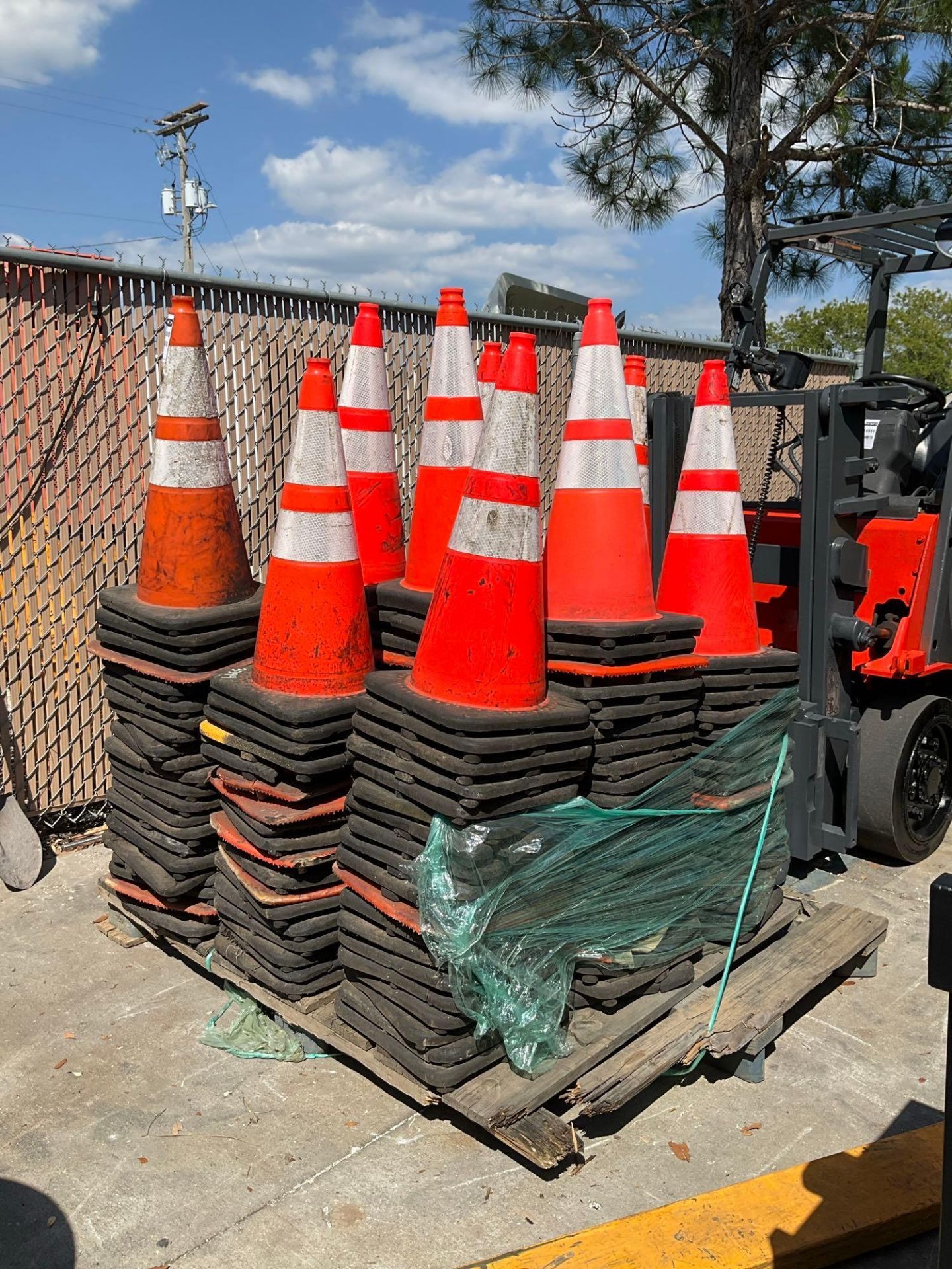 LARGE LOT OF SAFETY CONES ON PALLET... - Image 2 of 4