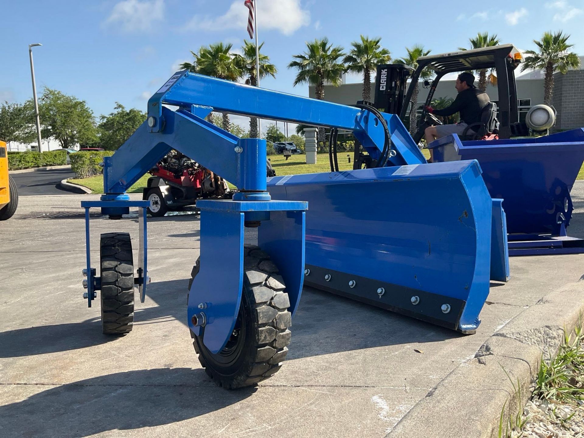 UNUSED 2022...AGROTK TOPCAT SSSG72 MOUNTED GRADER BLADE...ATTACHMENT FOR UNIVERSAL SKID STEER, AP...