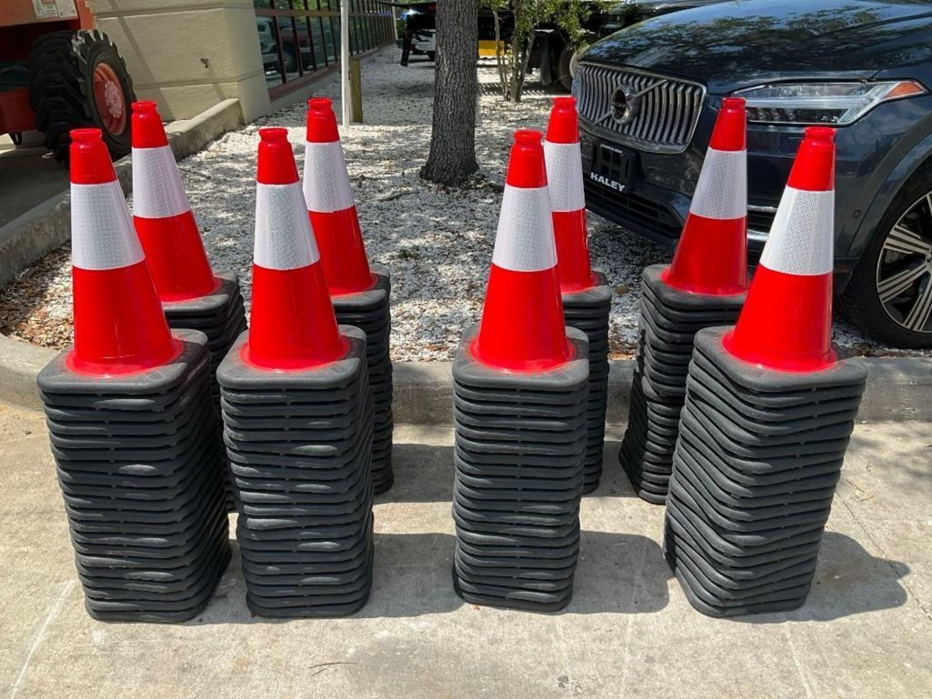 20 SAFETY CONES, 18in TALL - Image 5 of 5