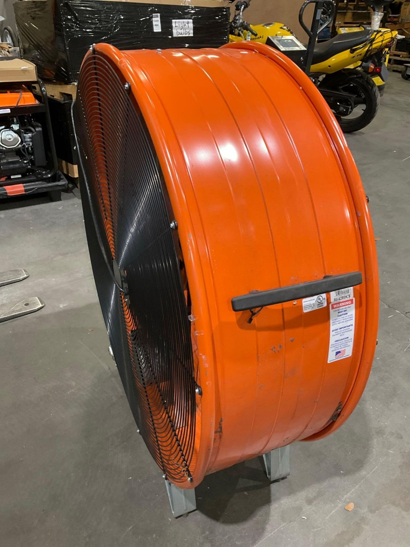 UNUSED 42" COMMERCIAL ELECTRIC PORTABLE BARREL FAN - Image 5 of 8