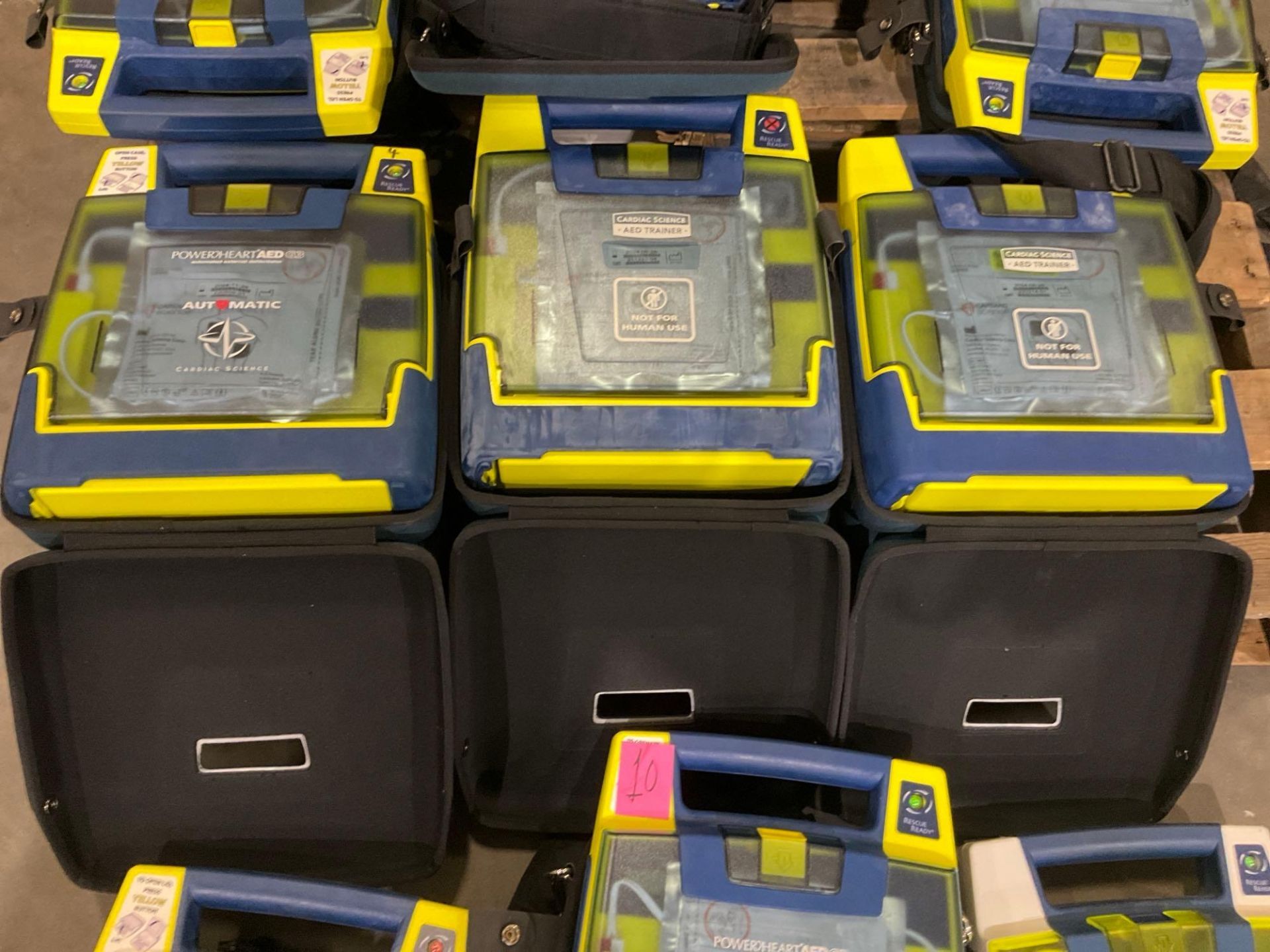 10 CARDIAC SCIENCE AUTOMATED EXTERNAL DEFIBRILLATORS & 2 CARDIAC SCIENCE AED TRAINER... - Image 4 of 17