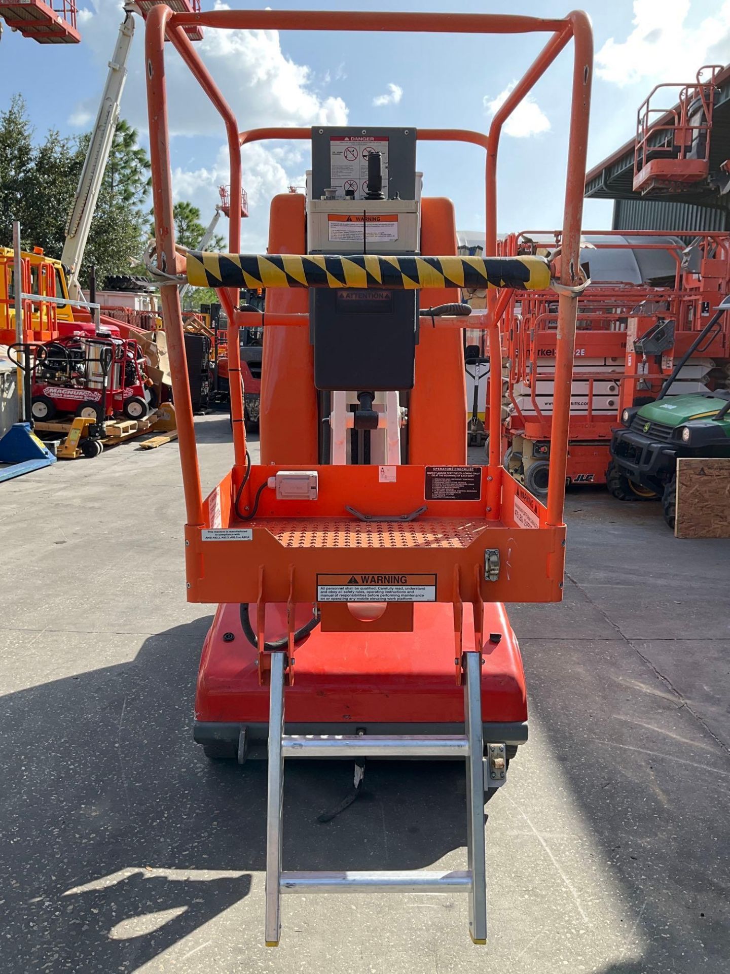 SNORKEL BOOM LIFT MODEL MB26J, ELECTRIC, APPROX MAX PLATFORM HEIGHT 26FT , APPROX MAX 10FT, NON - Image 9 of 10