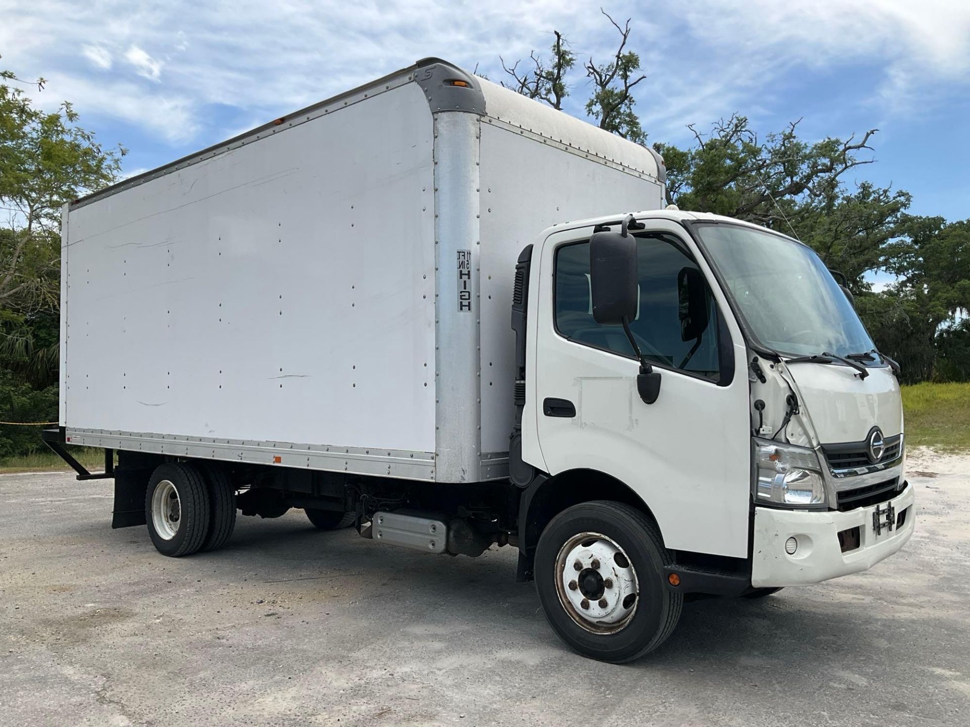 2017 ...HINO 740 BOX TRUCK, DIESEL , APPROX GVWR 17,950 LBS, BOX BODY APPROX 18FT, ETRACKS, BACK ... - Image 10 of 20