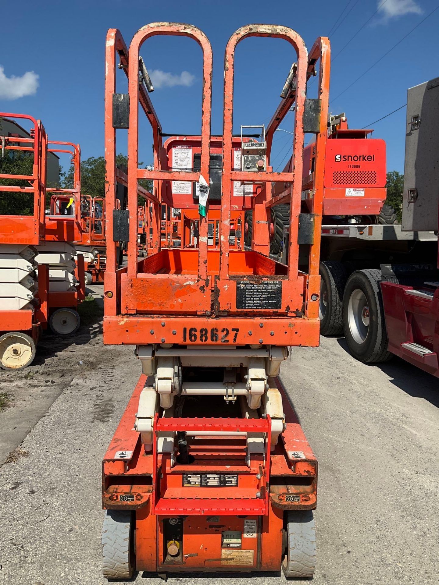 2016 SNORKEL SCISSOR LIFT MODEL S3219E ANSI , ELECTRIC, APPROX MAX PLATFORM HEIGHT 19FT, NON MARK... - Image 8 of 11