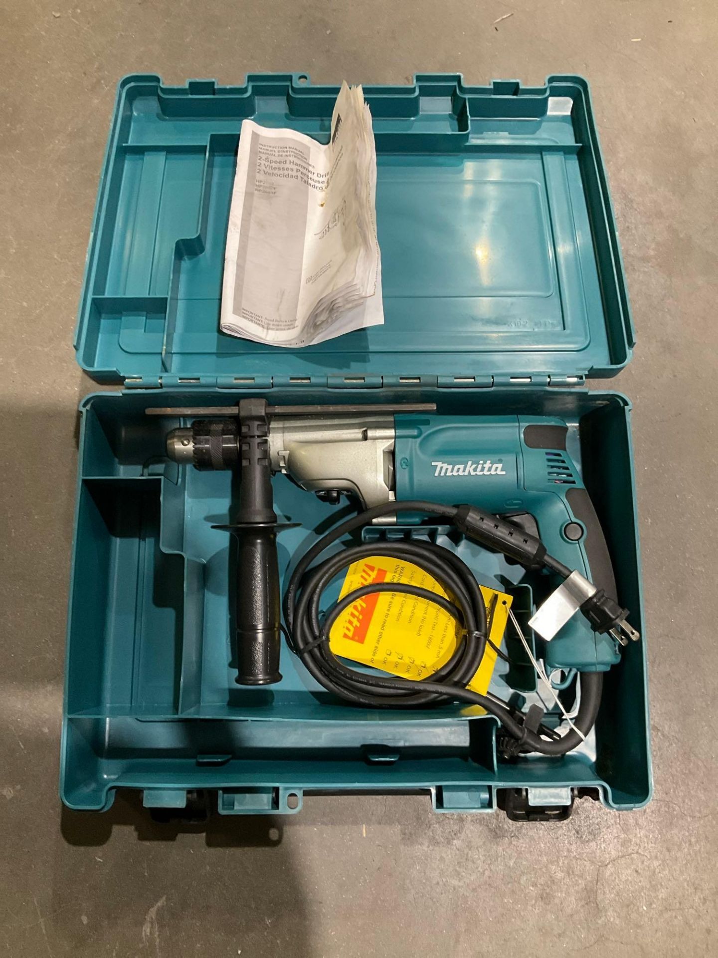 MAKITA 2 SPEED HAMMER DRILL MODEL HP2050 WITH CARRYING CASE , 120VOLTS, 6.6A, INSTRUCTION MANUAL ...