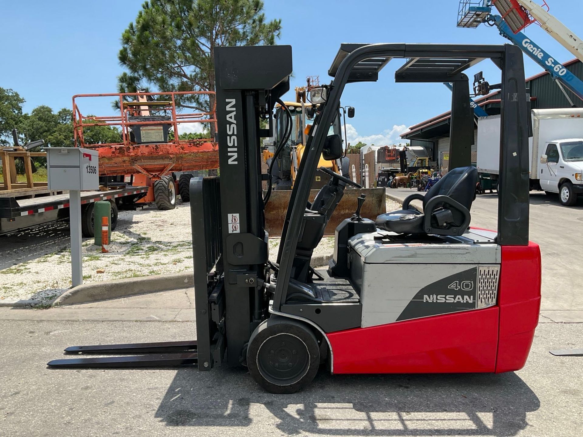NISSAN 40 FORKLIFT MODEL G1N1L20V, ELECTRIC, APPROX MAX CAPACITY 2745LBS, MAX HEIGHT 240in, TILT, - Image 6 of 12