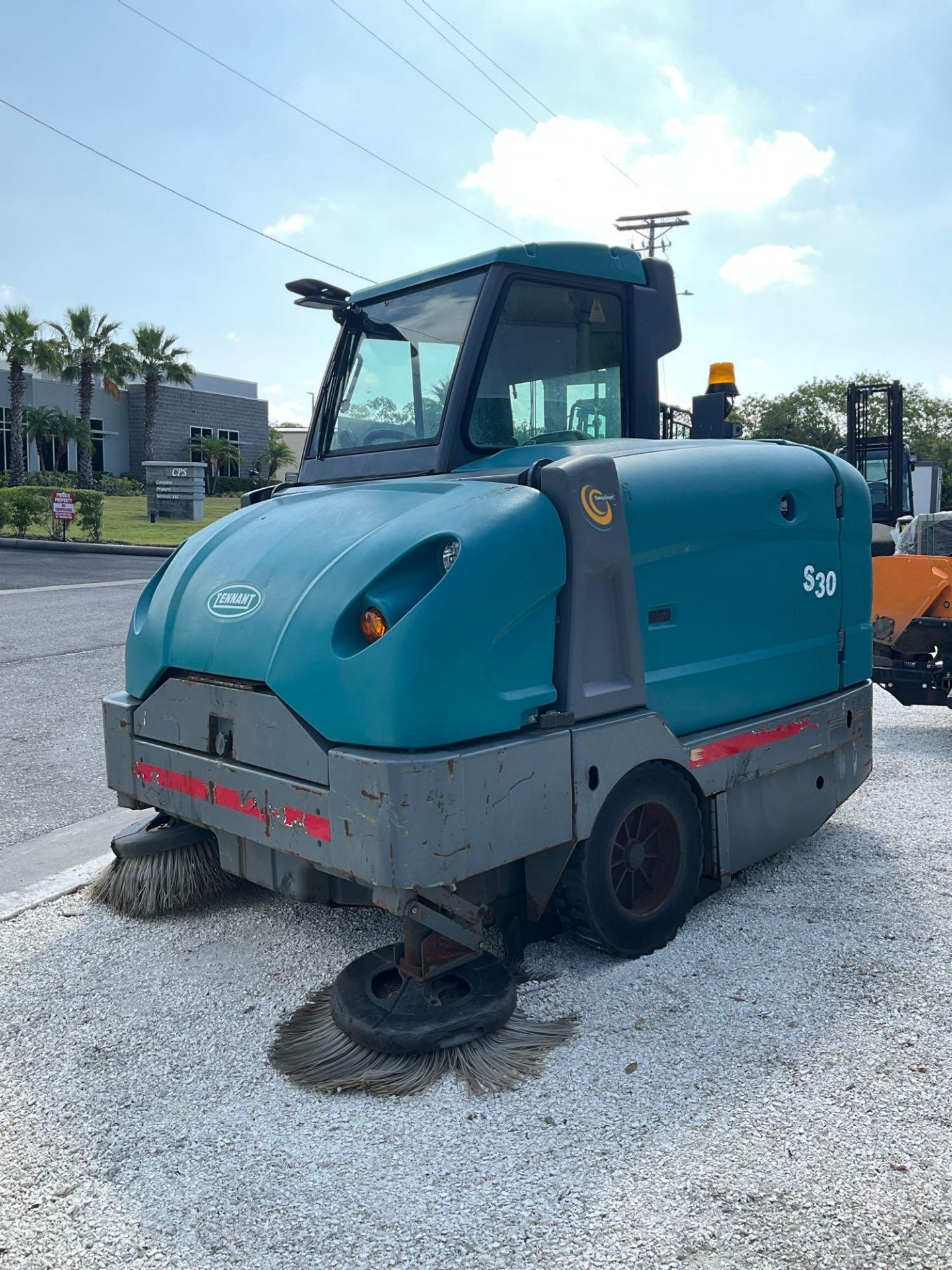 TENNANT RIDE ON SWEEPER MODEL S30, DIESEL, ENCLOSED CAD, TURNS OVER DOES NOT START - Image 7 of 12