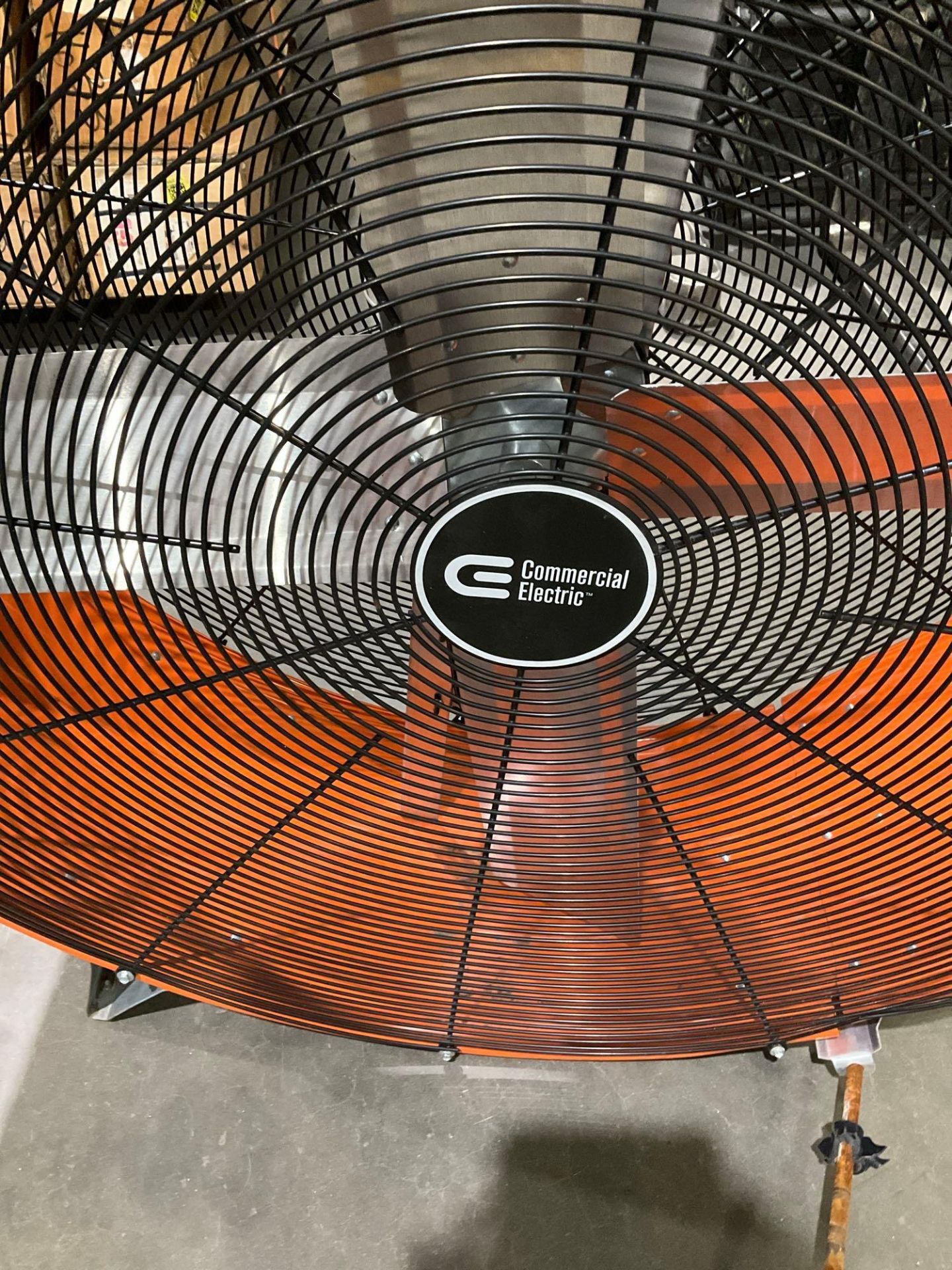 UNUSED 42" COMMERCIAL ELECTRIC PORTABLE BARREL FAN - Image 2 of 8