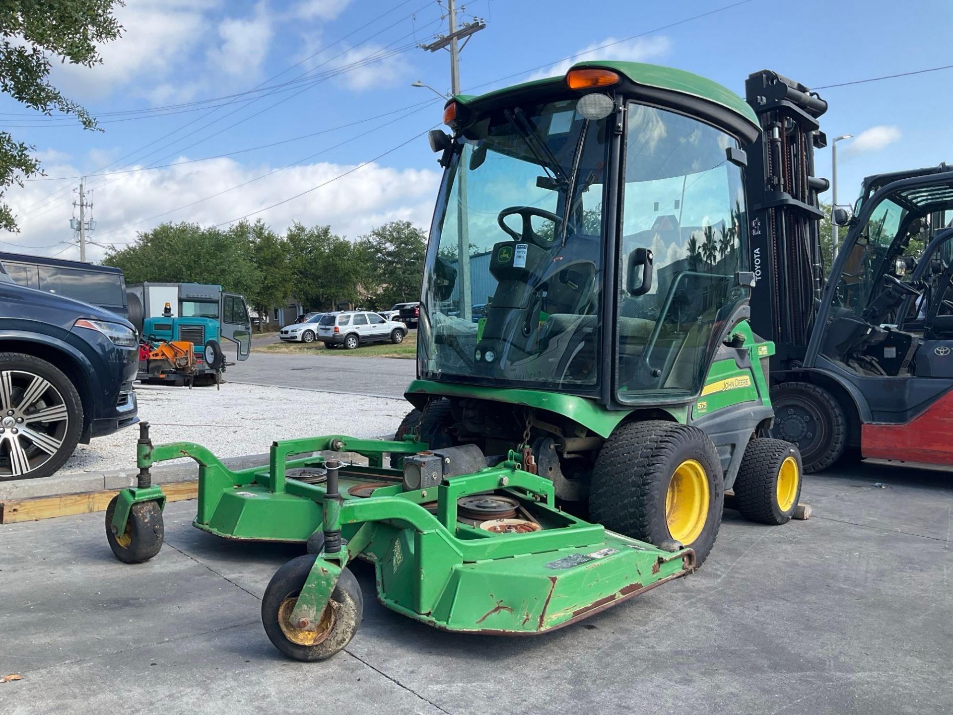 JOHN DEERE 1575 TERRAINCUT...MOWER, DIESEL, ENCLOSED CAB, 4WD, JOHN DEERE BUC10002 MD FASTBACK CO...