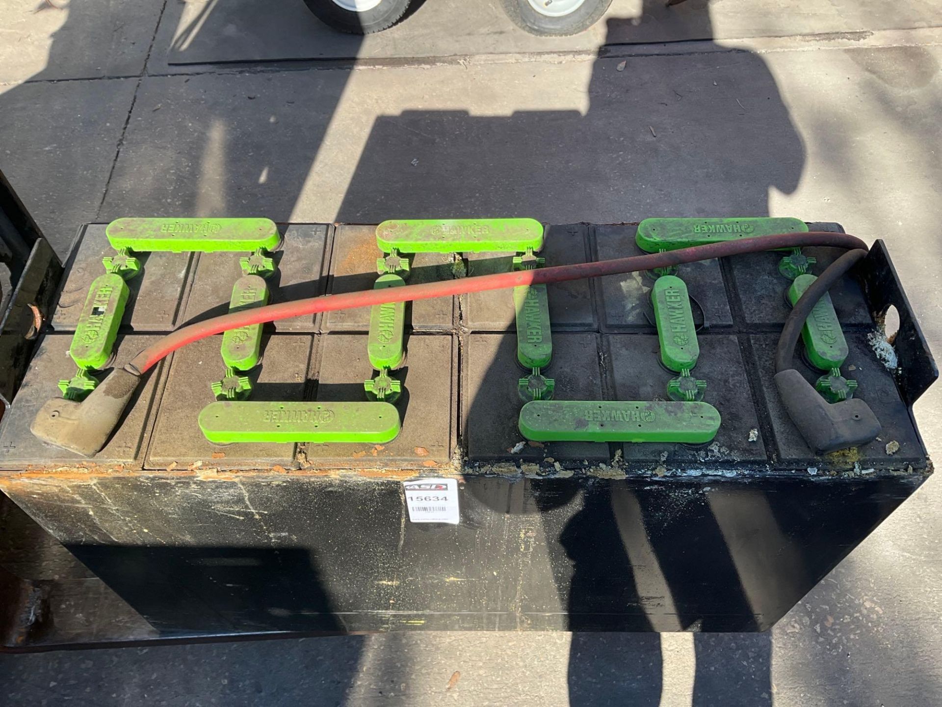 INTERSTATE BATTERIES FORKLIFT BATTERY TYPE 012085F15C02I, APPROX 24V, APPROX 36" W x 13" L x 23".... - Image 3 of 4