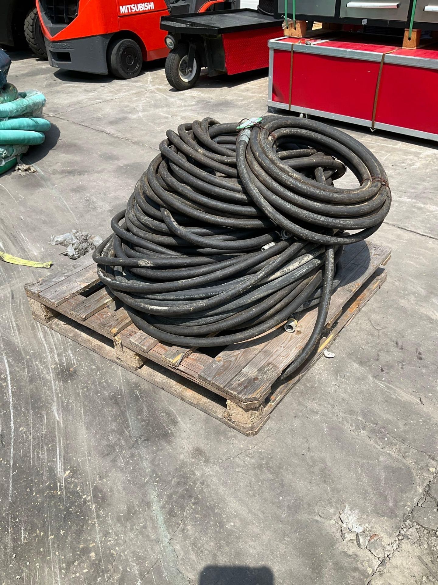 PALLET OF ASSORTED MULTI-PURPOSE HOSES - Image 3 of 8