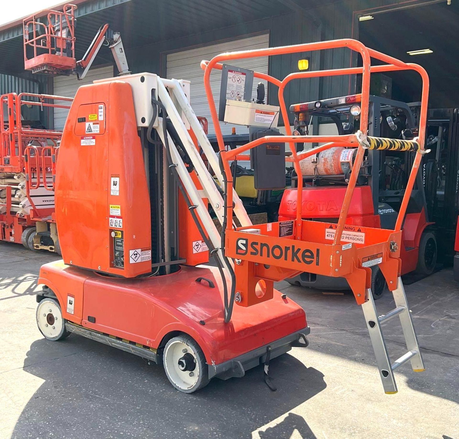 SNORKEL BOOM LIFT MODEL MB26J, ELECTRIC, APPROX MAX PLATFORM HEIGHT 26FT - Image 2 of 10
