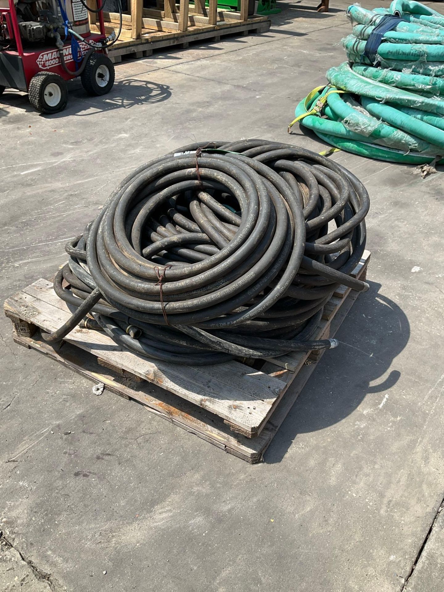 PALLET OF ASSORTED MULTI-PURPOSE HOSES - Image 4 of 8