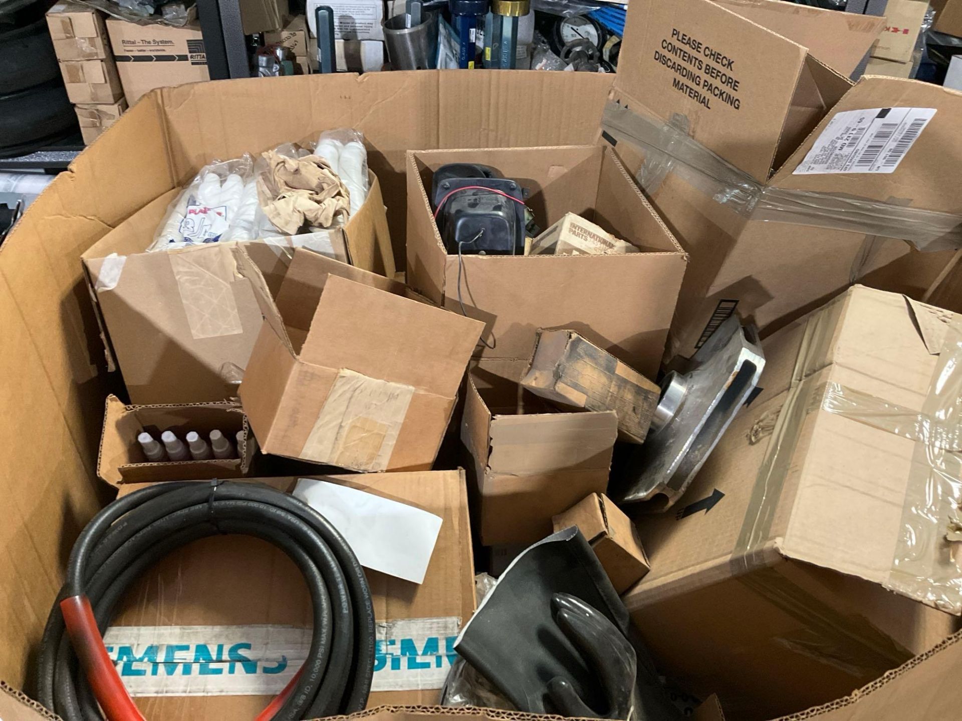 PALLET OF MISCELLANEOUS TOOLS AND EQUIPMENT; INCLUDING CONDENSER BRUSHES, PIPE GASKETS; SAW BLADES, - Image 25 of 35