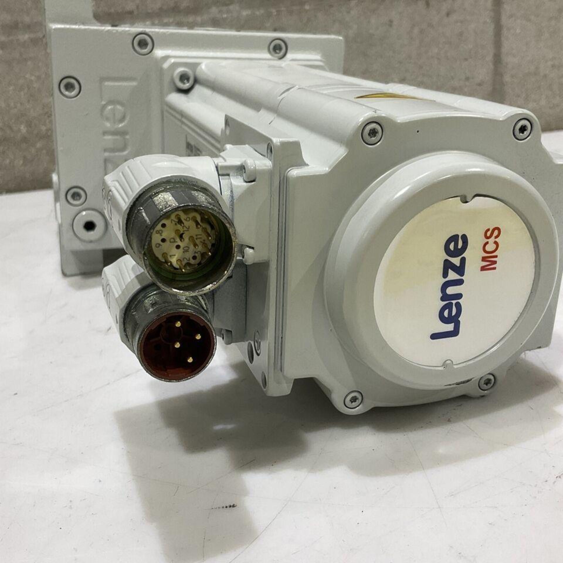 ( 1 )LENZE GST05-25 VBR 09HC41 MCS 09H41LRS0B0-Z0D0-ST5800N-R2SU SERVO MOTOR (1)LENZE GST05-25 VBR - Image 10 of 23