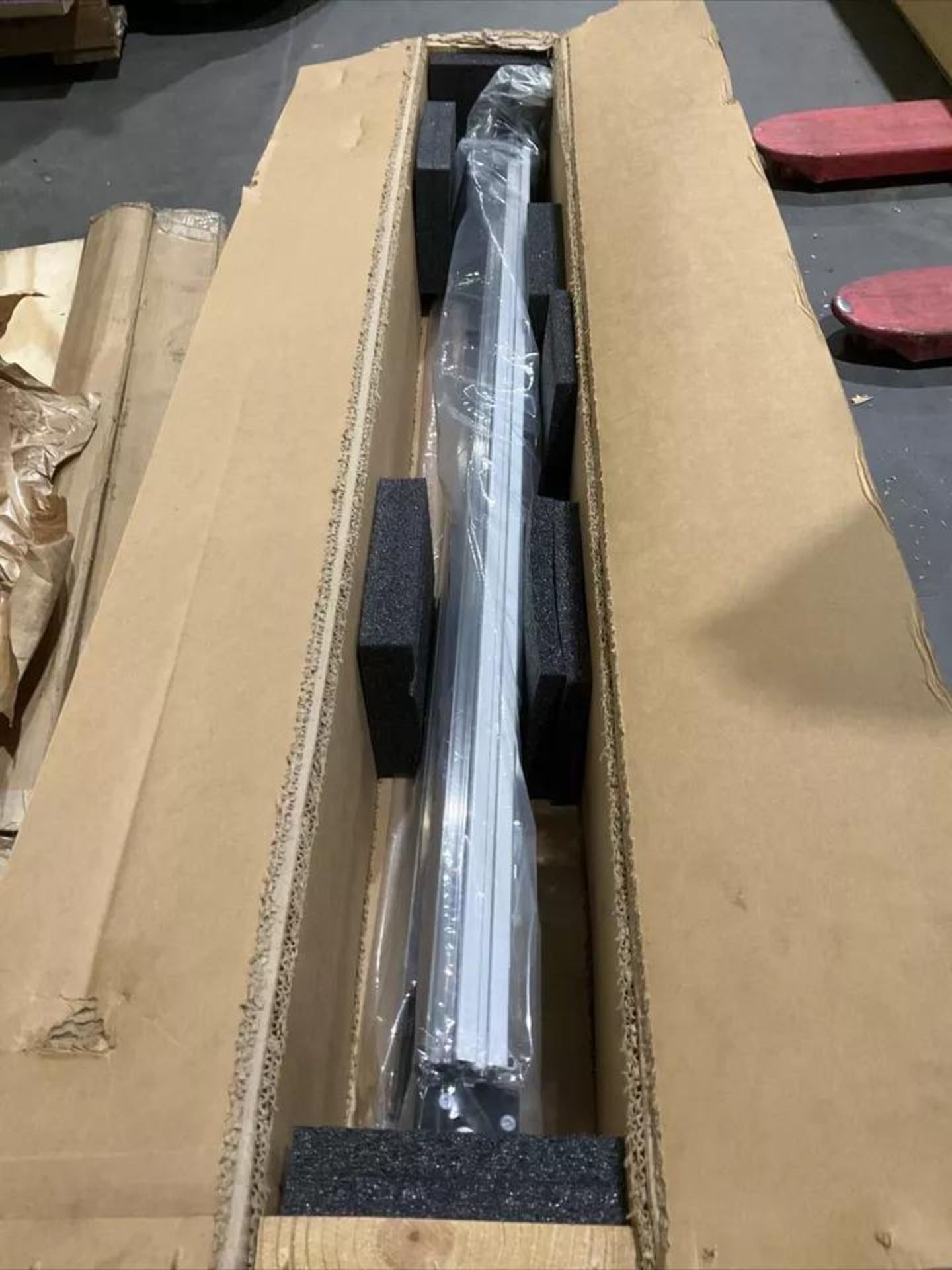 2 PALLETS OF MACRON DYNAMICS LINEAR ACTUATORS; VARIOUS LENGTHS, SIZES, AND CAPACITIES... - Image 27 of 32