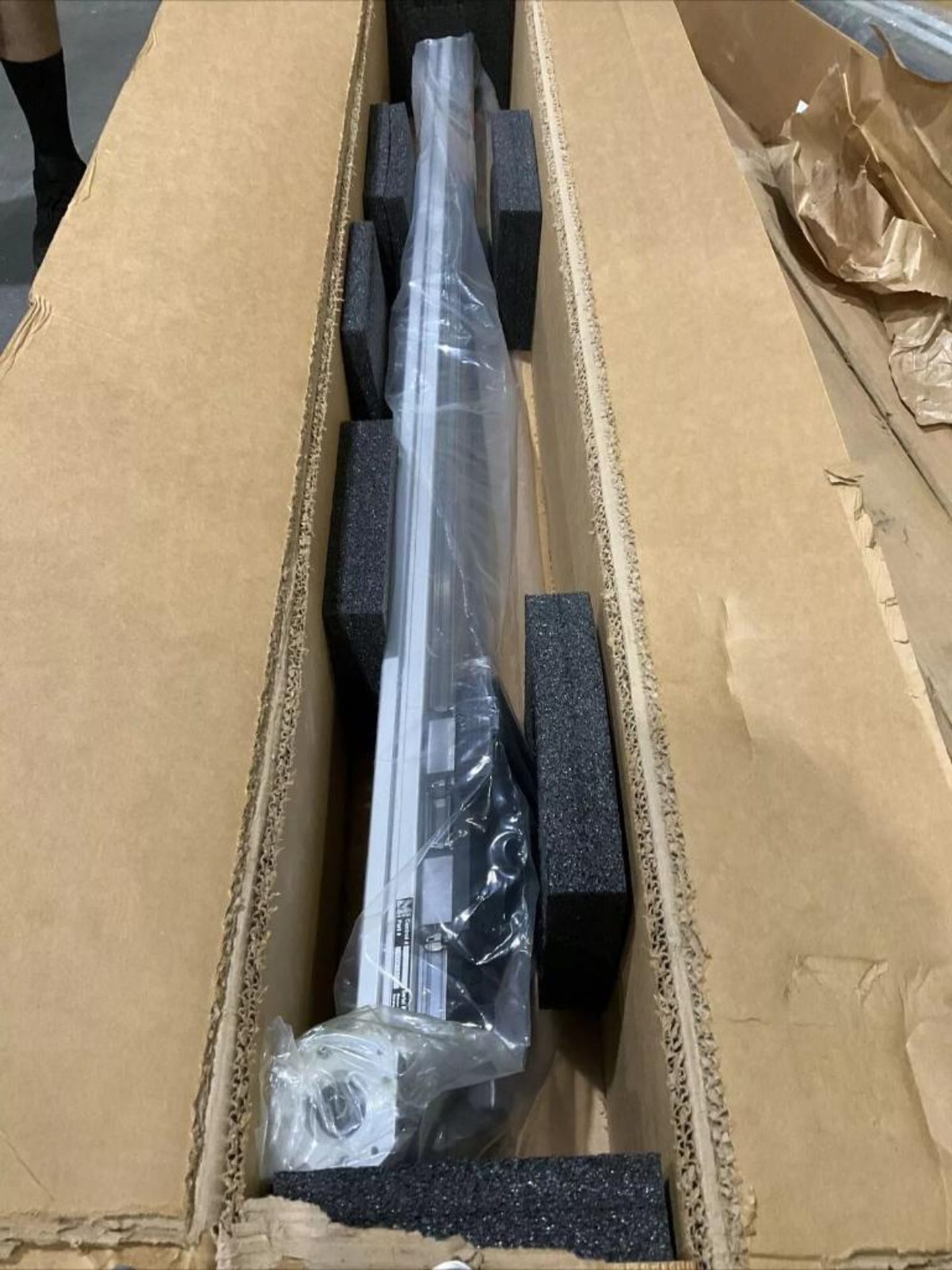 2 PALLETS OF MACRON DYNAMICS LINEAR ACTUATORS; VARIOUS LENGTHS, SIZES, AND CAPACITIES... - Image 26 of 32