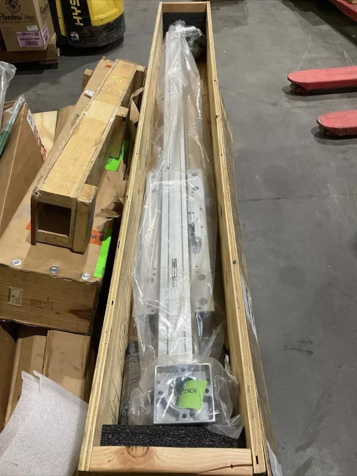 2 PALLETS OF MACRON DYNAMICS LINEAR ACTUATORS; VARIOUS LENGTHS, SIZES, AND CAPACITIES... - Image 14 of 32