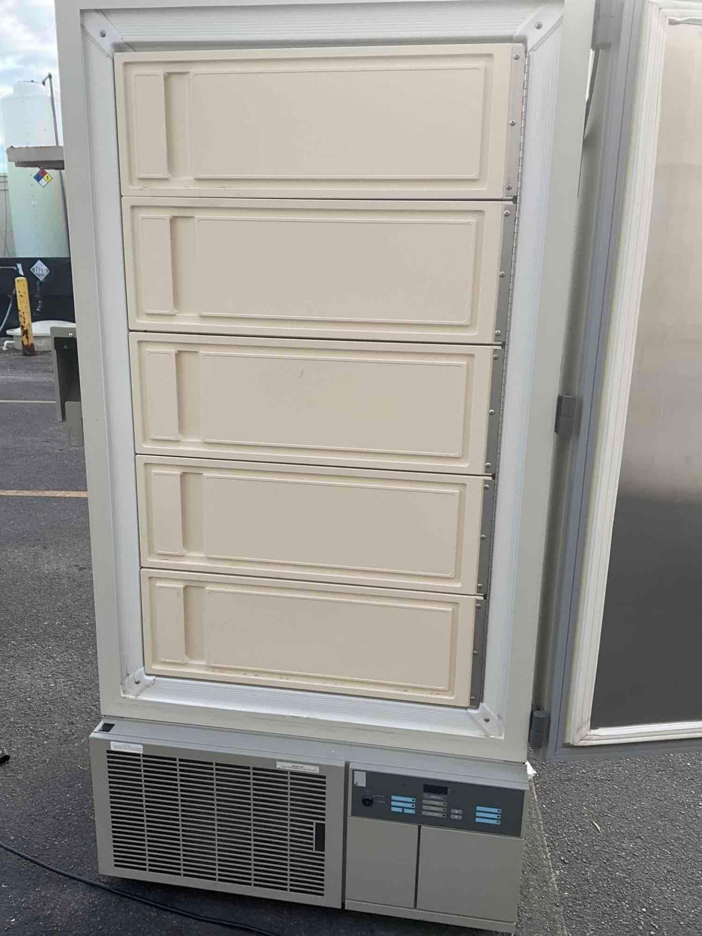 REVCO LABORATORY REFRIGERATOR MODEL ULT2140-5-A36 - Image 2 of 4