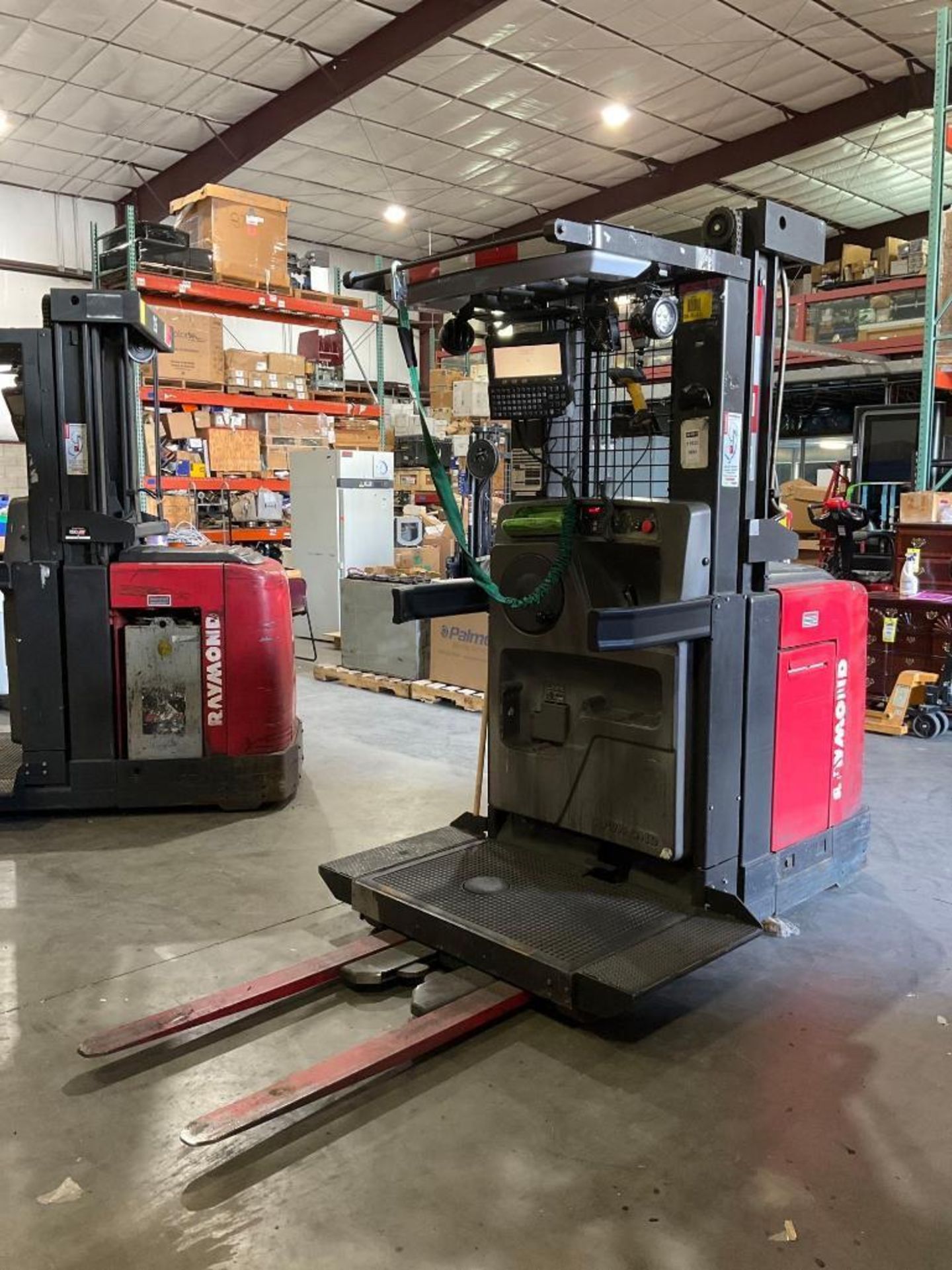 RAYMOND ORDER PICKER MODEL 560-OPC30TT, ELECTRIC, APPROX MAX CAPACITY 3000, APPROX MAX HEIGHT 210... - Image 3 of 10