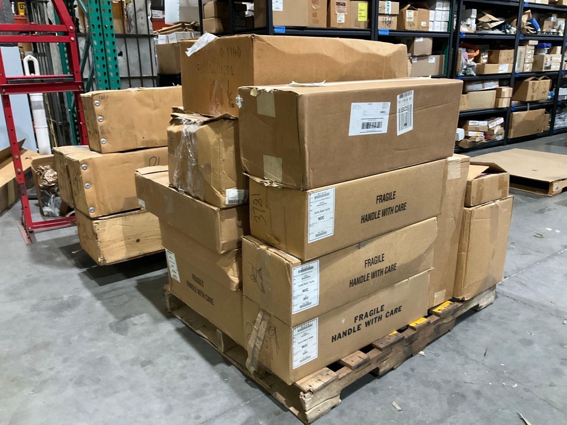 2 PALLETS OF MACRON DYNAMICS LINEAR ACTUATORS; VARIOUS LENGTHS, SIZES, AND CAPACITIES... - Image 2 of 32