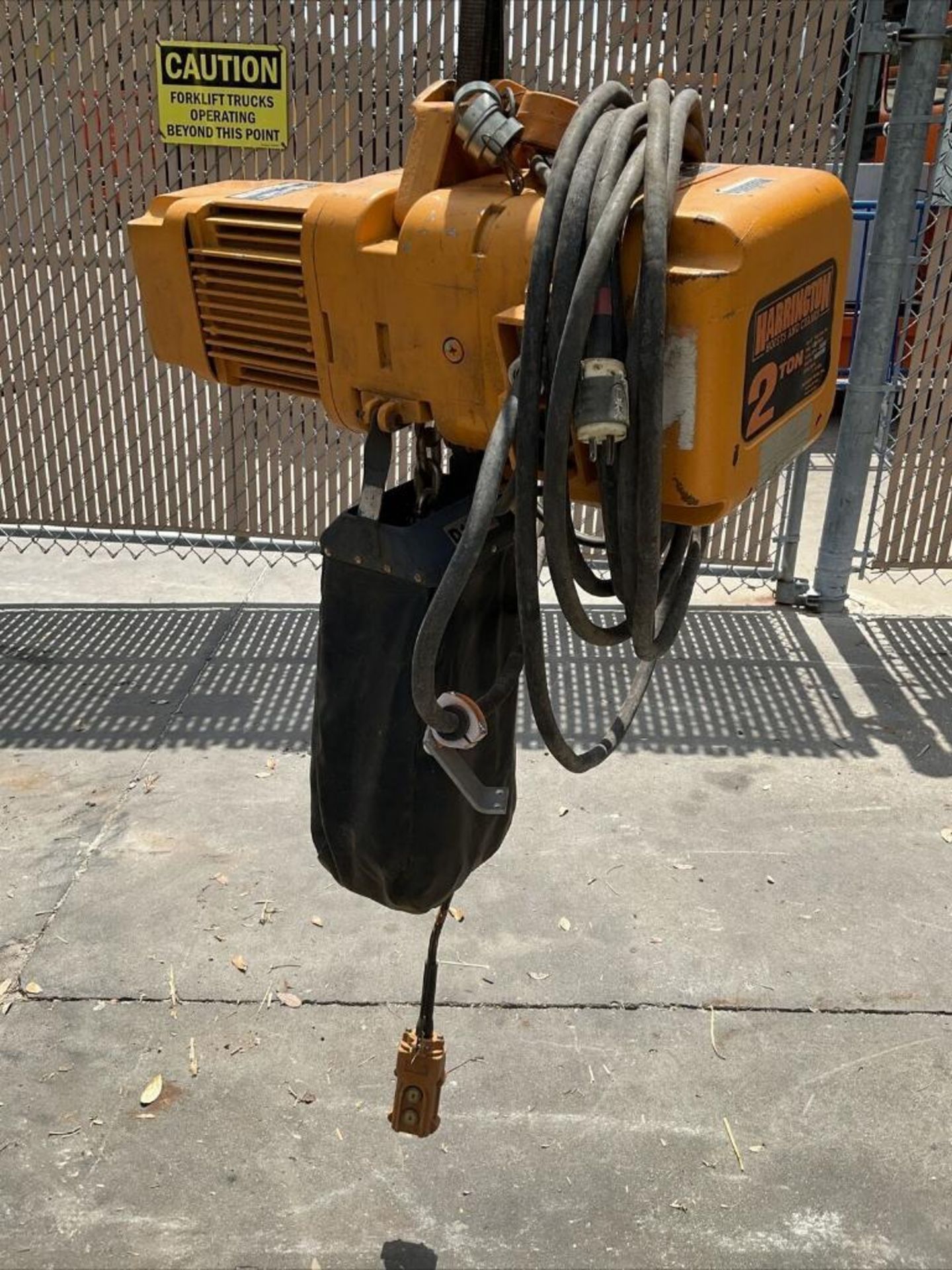 HARRINGTON SN ER020L EP1A-1CSY5395 CHAIN HOISTS 2 TON SIZE D 7FT PER MIN - Image 2 of 12