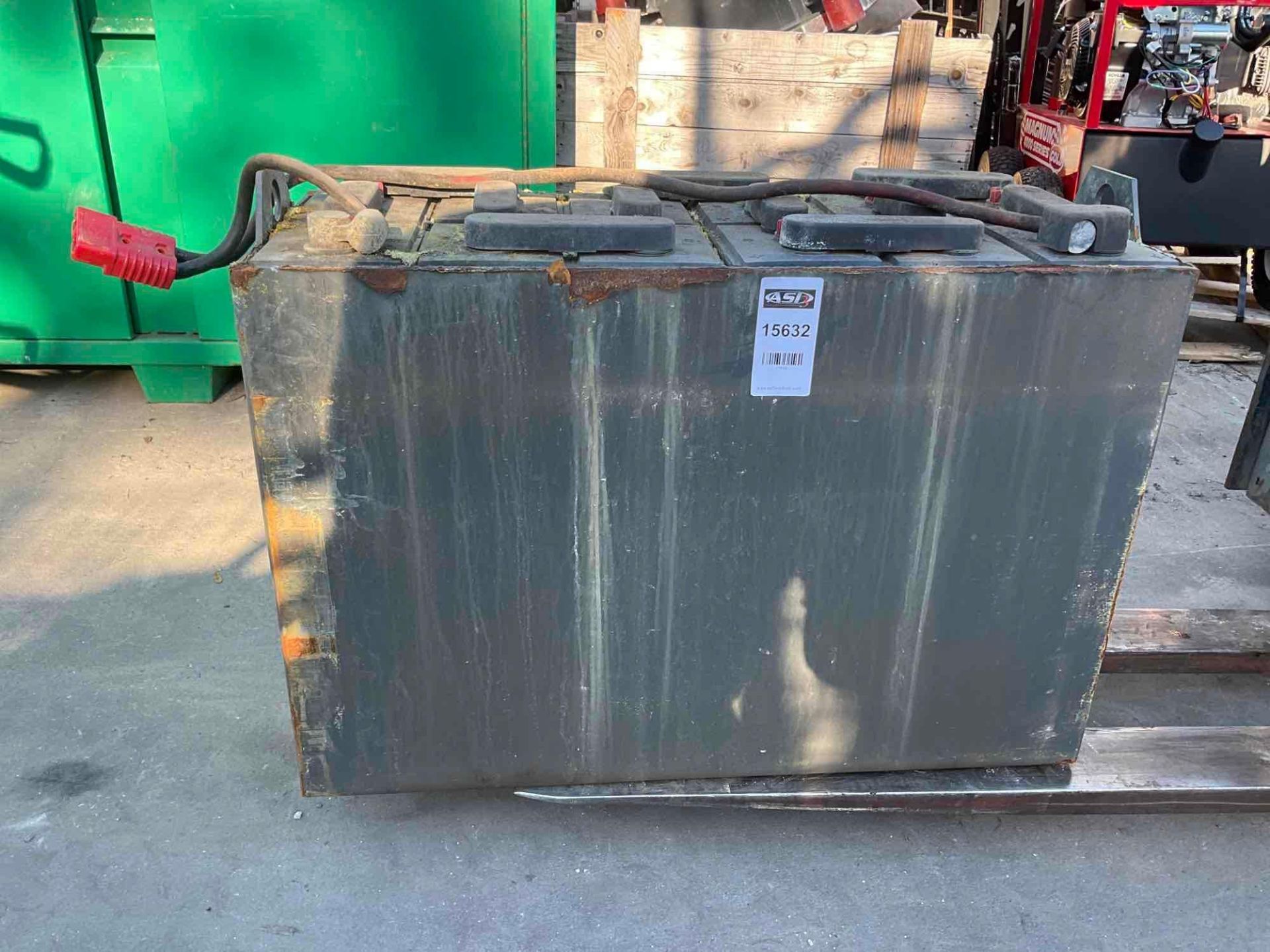 GNB FORKLIFT BATTERY, APPROX 24V, APPROX 13? L x 32? W x 22? T - Image 3 of 3