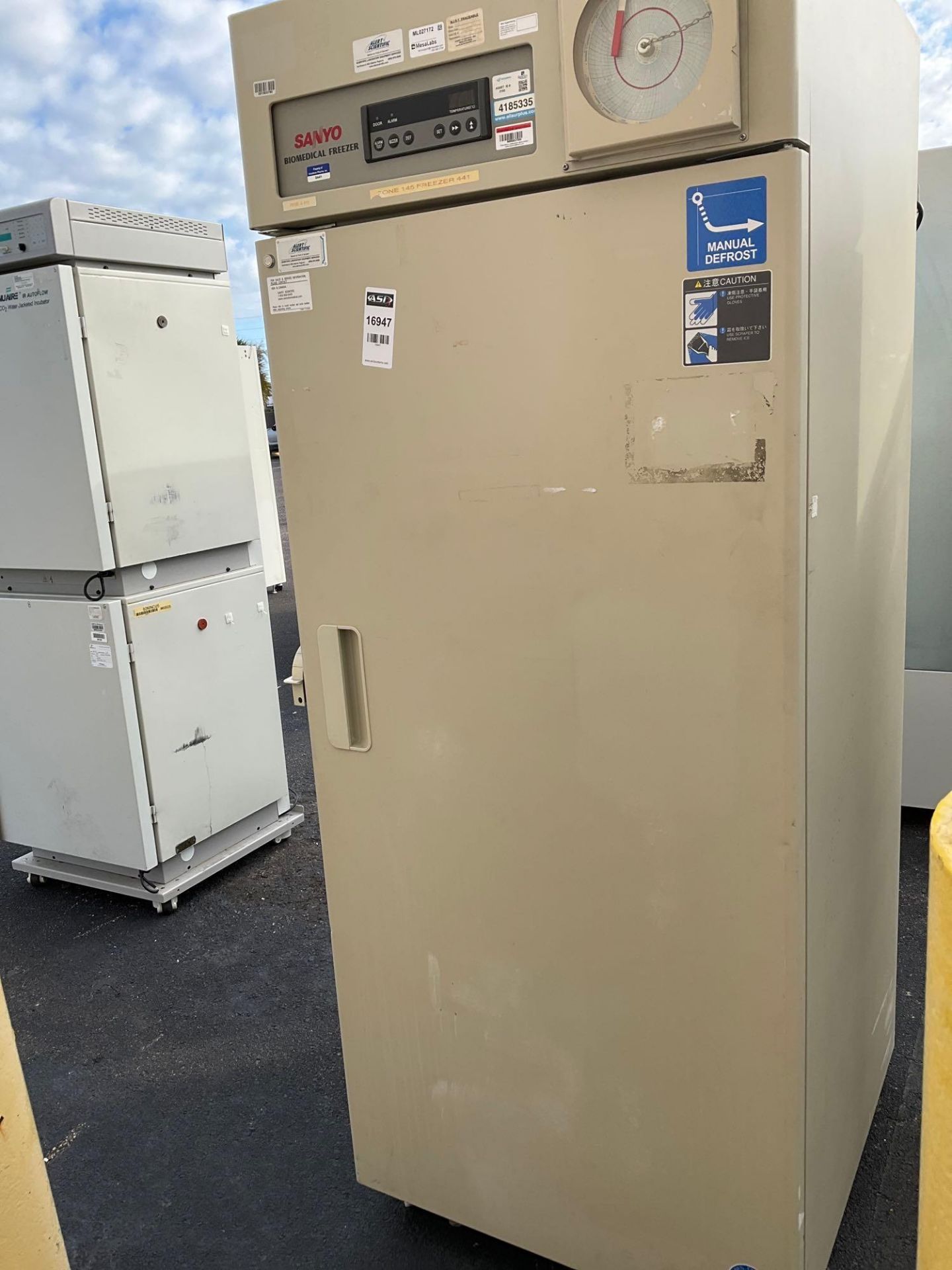 SANYO LABORATORY REFRIGERATOR MODEL MDF-U730M