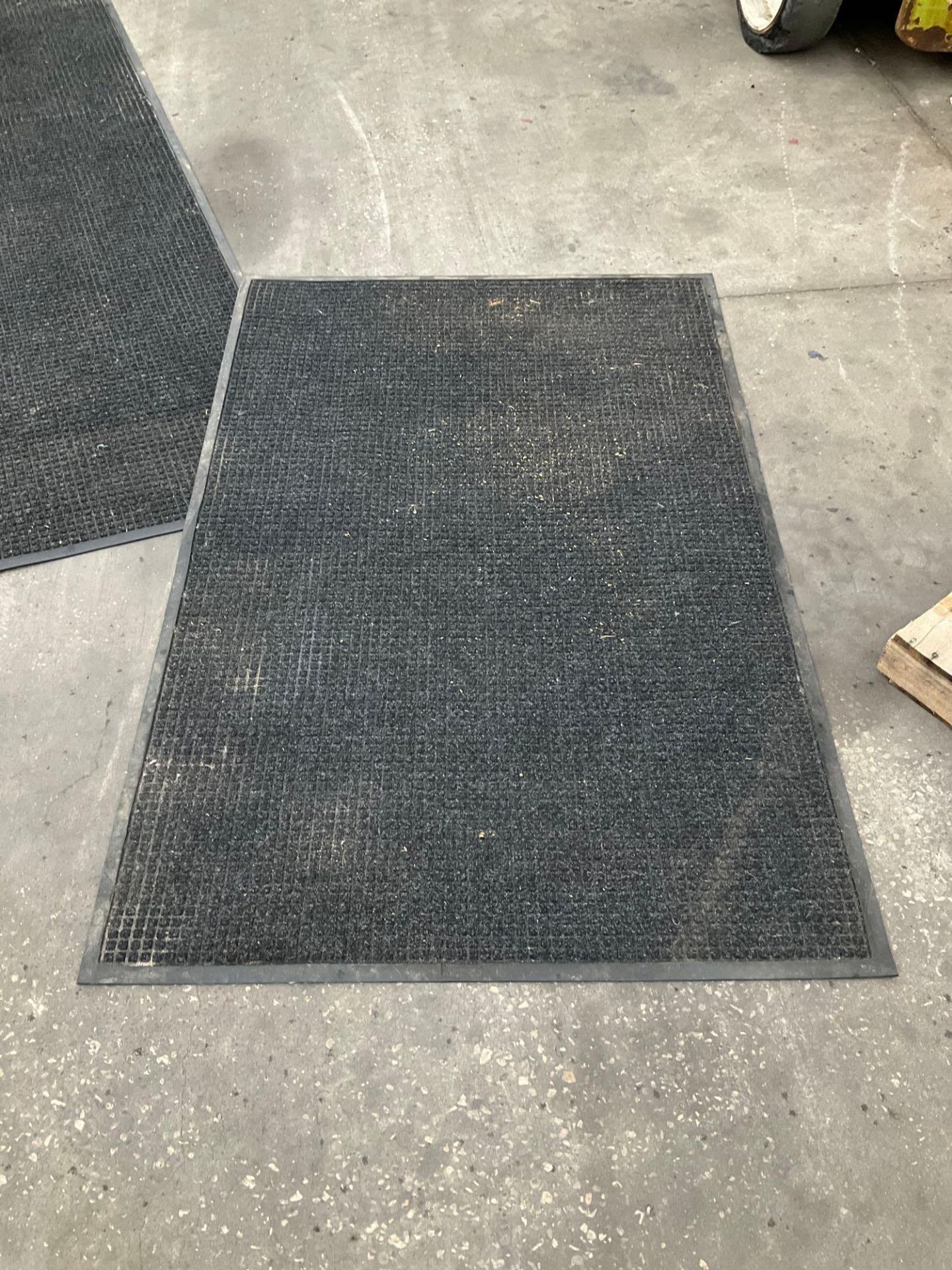 QTY.10 LIGHTLY USED CARPET, APPROX ( 8 ) @ 6' x 10' & (2) @ 4' x 6' , APPROX 10 TOTAL - Image 2 of 4