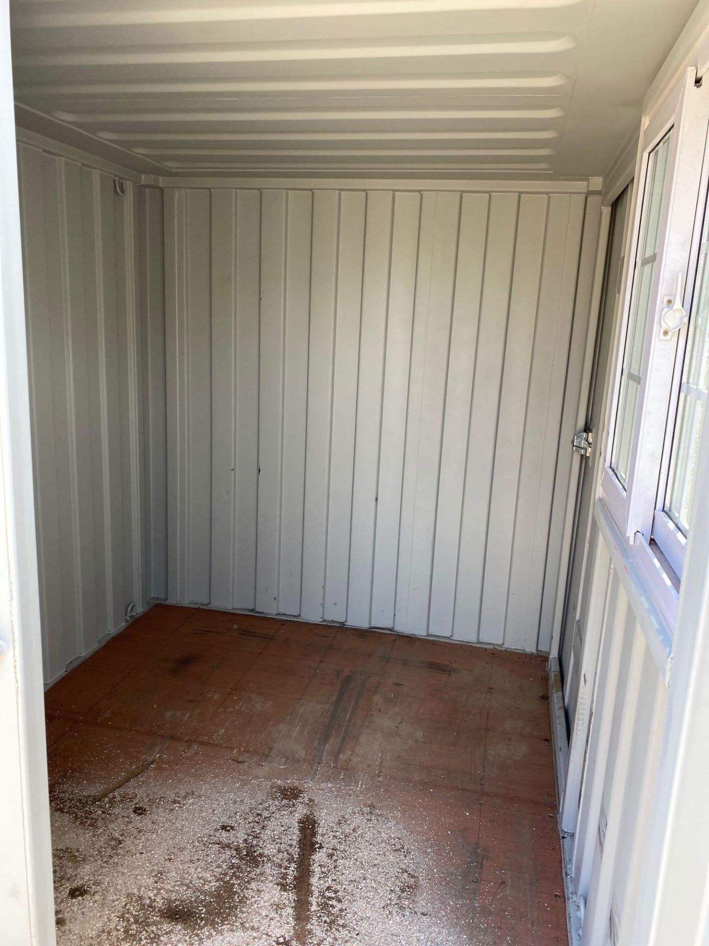 6.5FT OFFICE / STORAGE CONTAINER, FORK POCKETS WITH SIDE DOOR ENTRANCE & SIDE WINDOW - Image 4 of 5