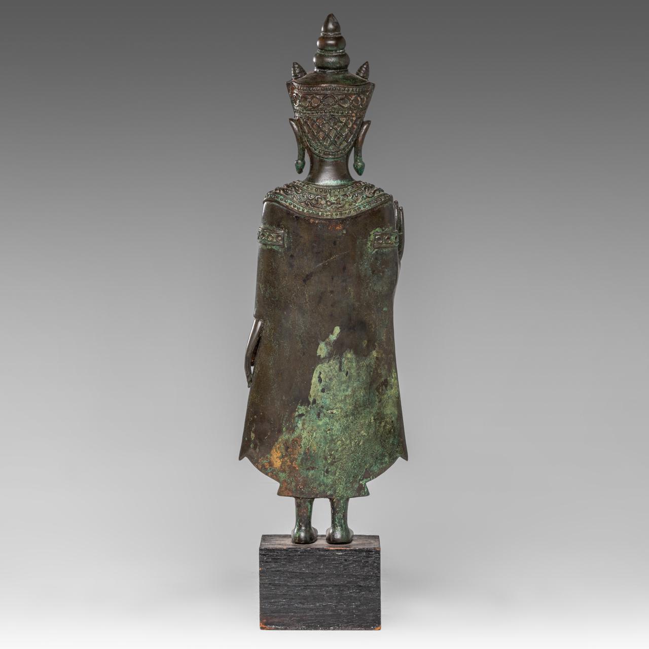 A Thai bronze figure of standing crowned Buddha, Ayutthaya style, 19thC, H 39,8 cm - Image 4 of 6