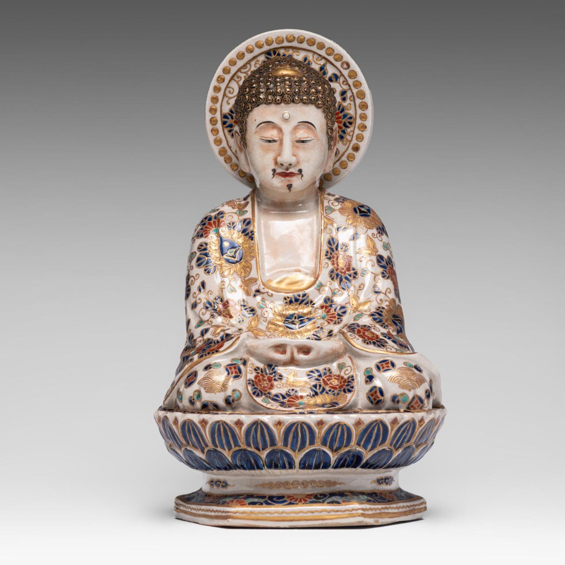 A fine and rare Japanese Satsuma ware figure of seated Buddha Shakyamuni, late Meiji, H 26,5 cm - Bild 2 aus 9