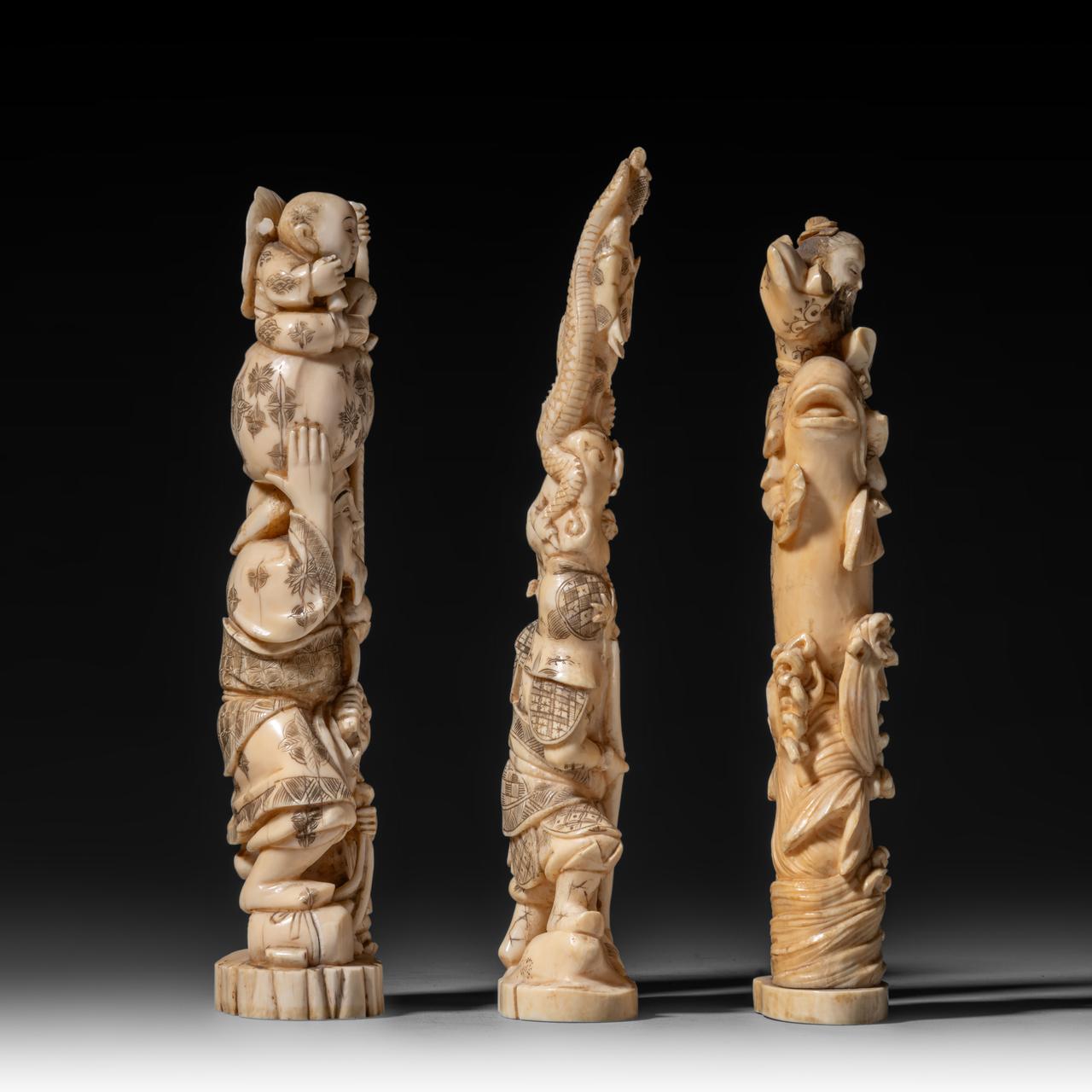 Three Japanese walrus ivory figures, Taisho, H 21,2 - 22,3 - 20,5 cm / 442 - 233 - 275 g - Image 6 of 9