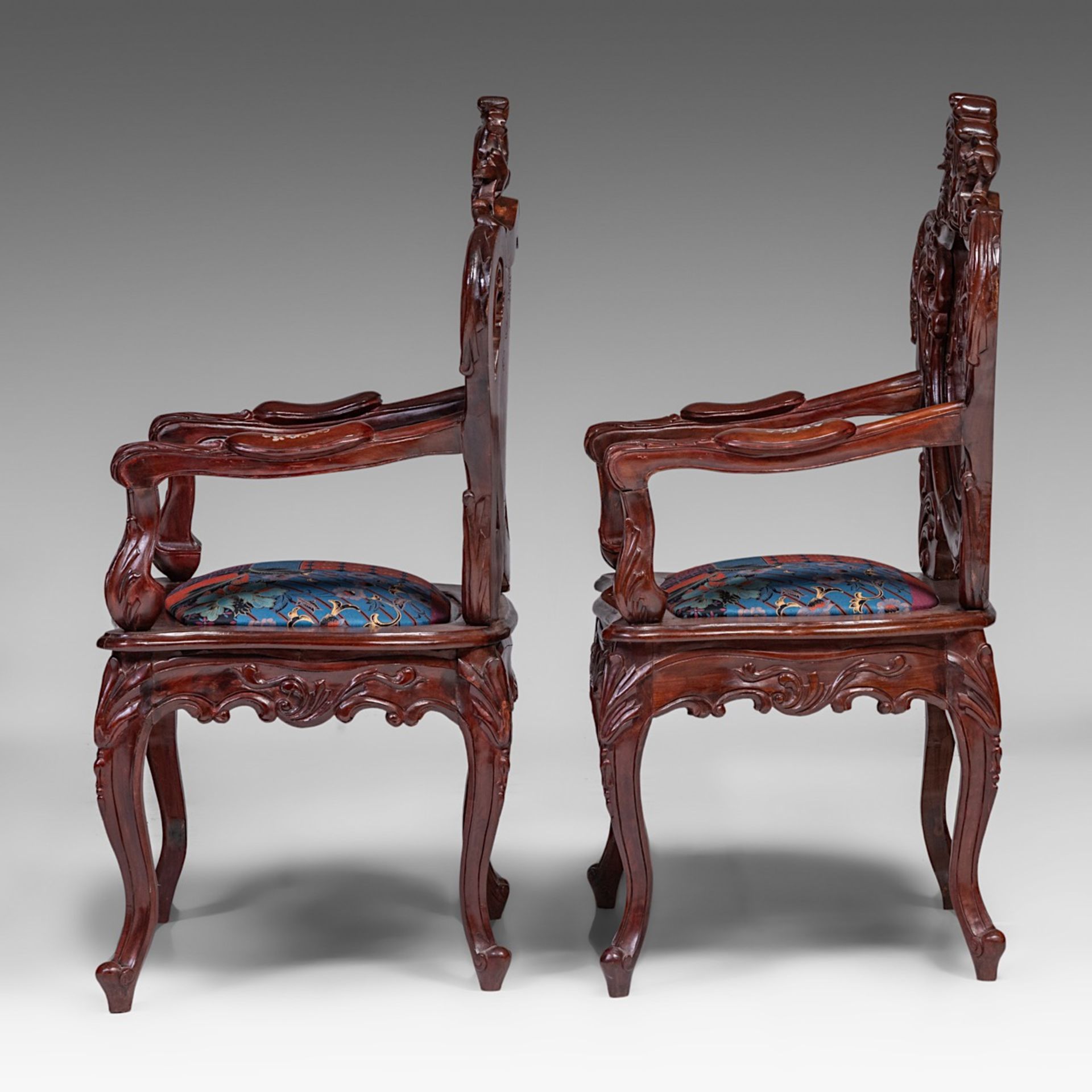 An Anglo-Chinese settee and two chairs, H settee 132 - H chair 108 cm - Image 20 of 24
