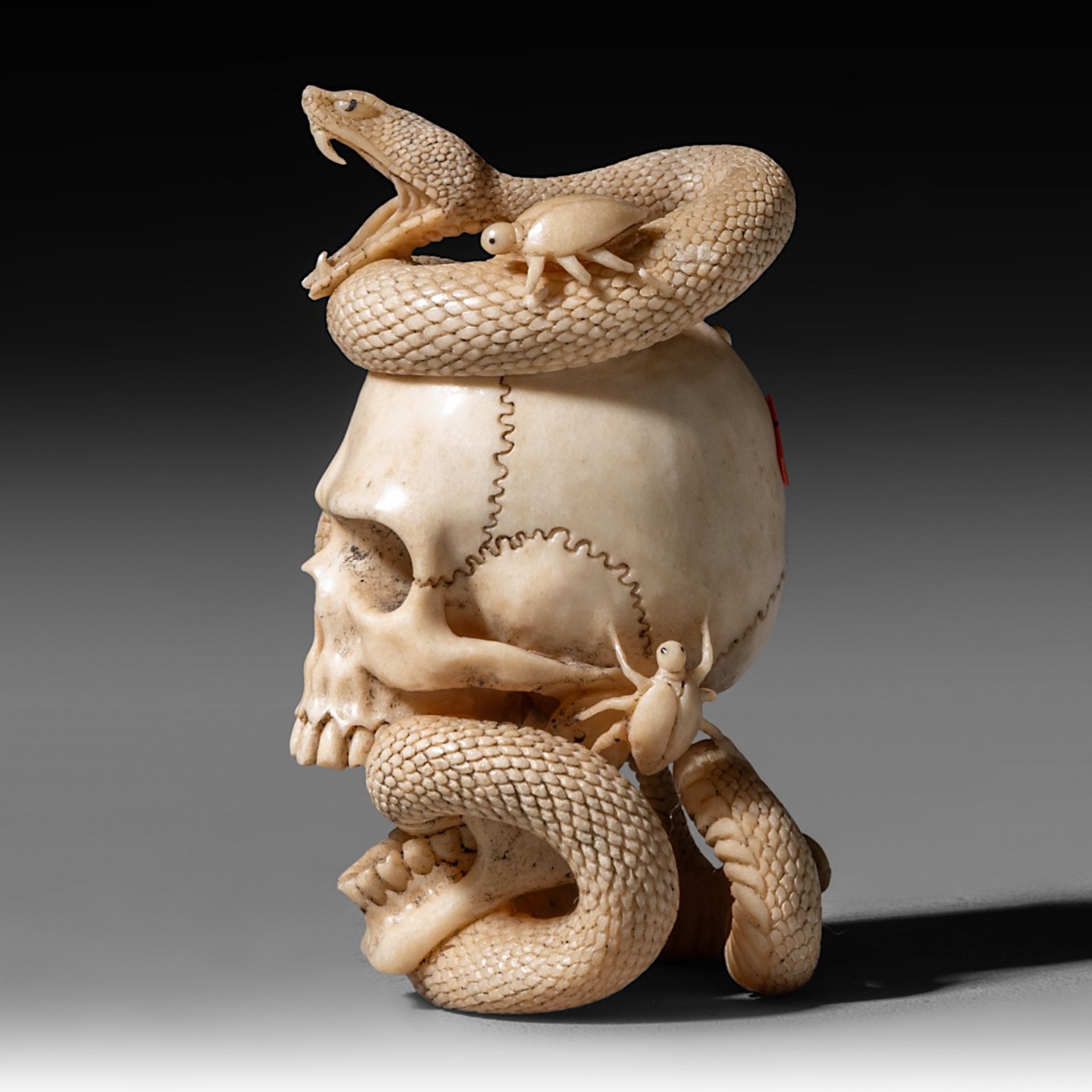 A (German) skull and snake sculpture, bone, 18th - 19th century, H 7,9 cm - weight 79 g - Image 3 of 9