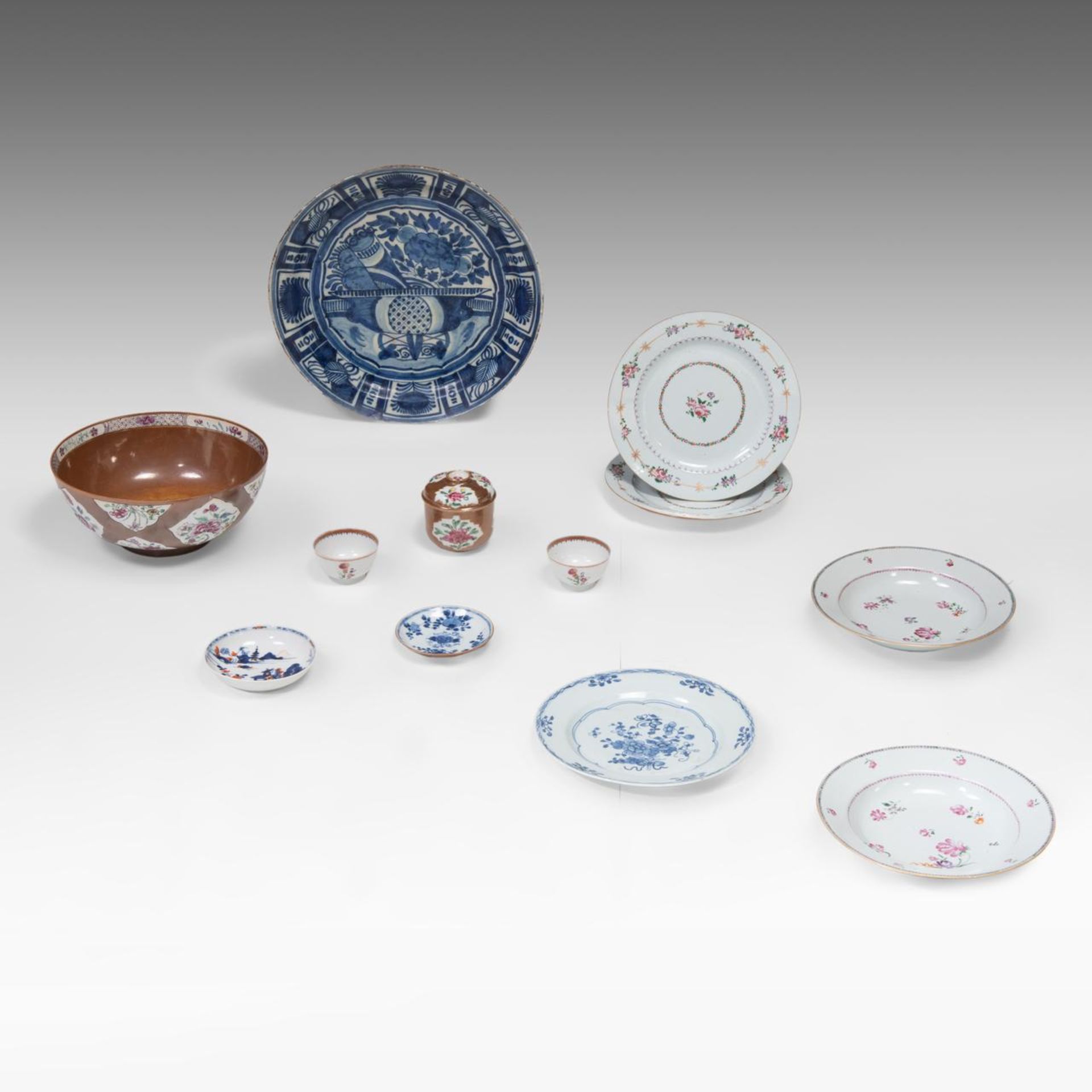 A small collection of Chinese famille rose, blue and white, and Imari export porcelain ware, 18thC,
