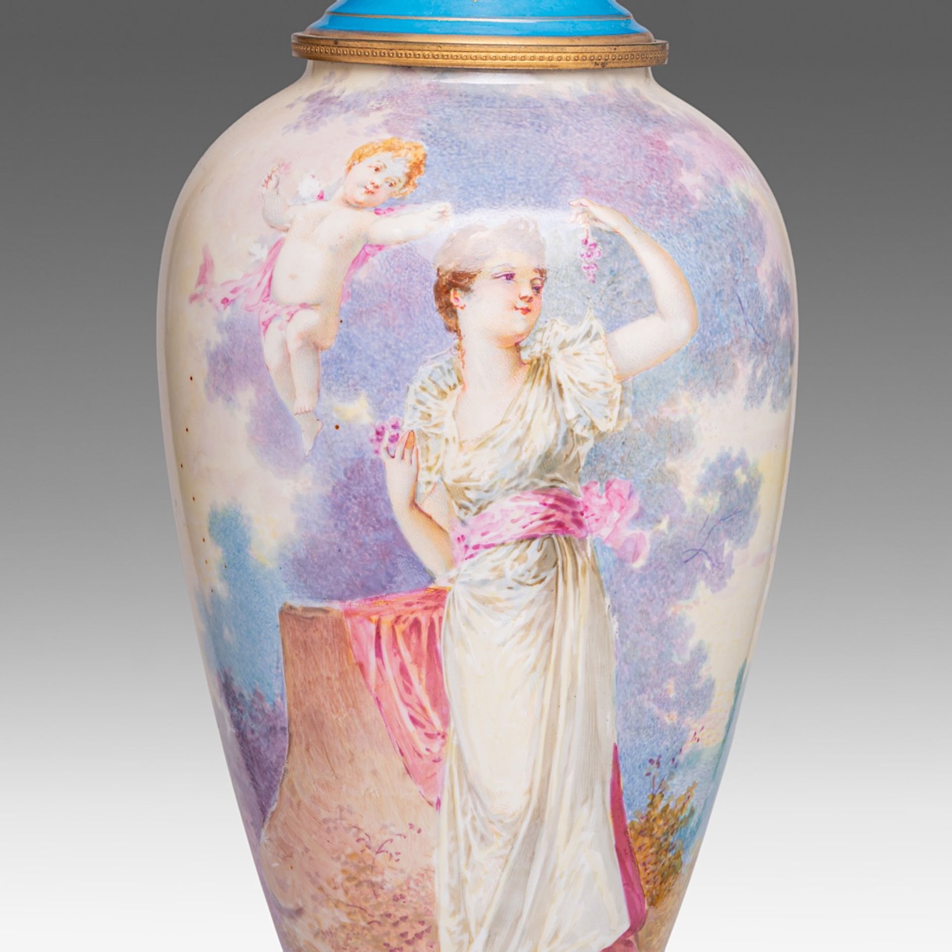A fine oblong-shaped bleu Celeste ground Sevres vase, with hand-painted decoration of a beauty holdi - Bild 8 aus 8