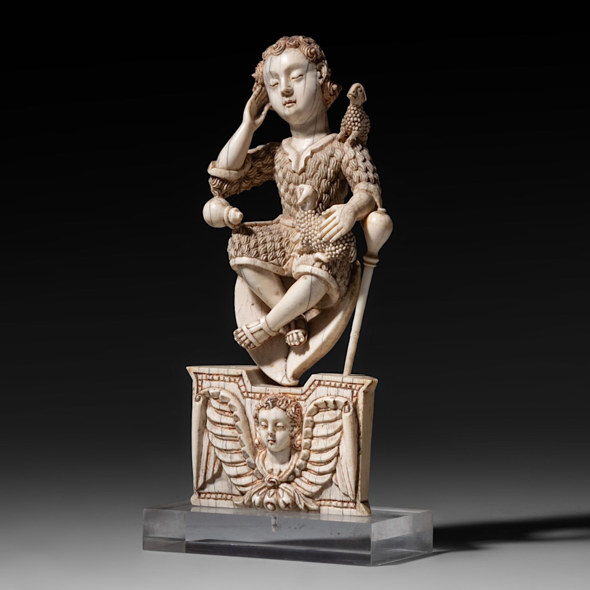 A large 17th-18thC Goa ivory carving of Christ represented as the Good Shepherd, ivory H 22,5 cm - t - Image 2 of 8
