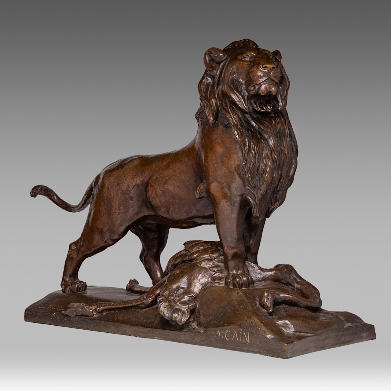 Auguste Nicolas Cain (1821-1894), 'The Lion of Nubia and its Prey', H 62 - W 72 cm