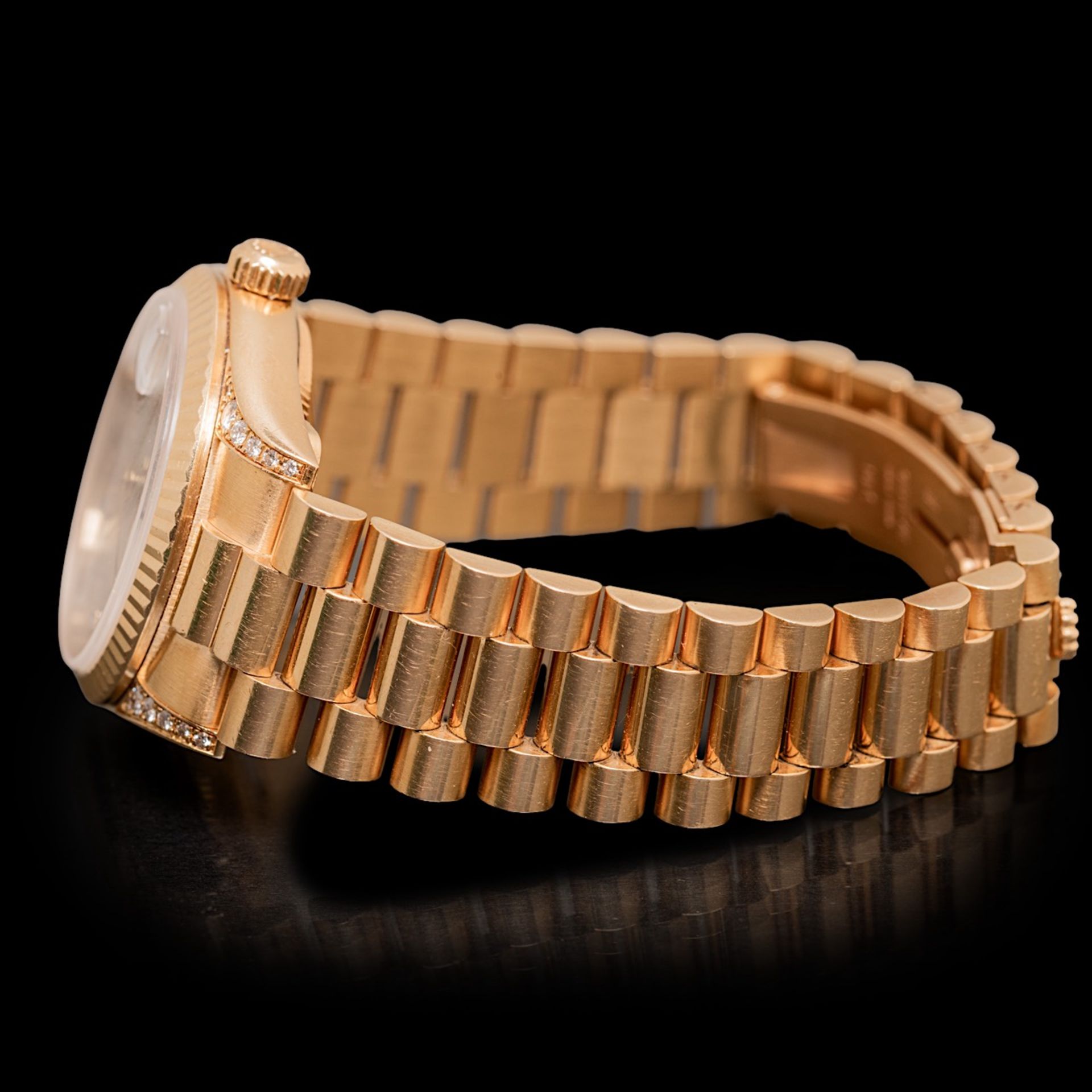 A ladies 18CT Rolex Datejust 31 yellow gold and diamond watch - Image 9 of 14