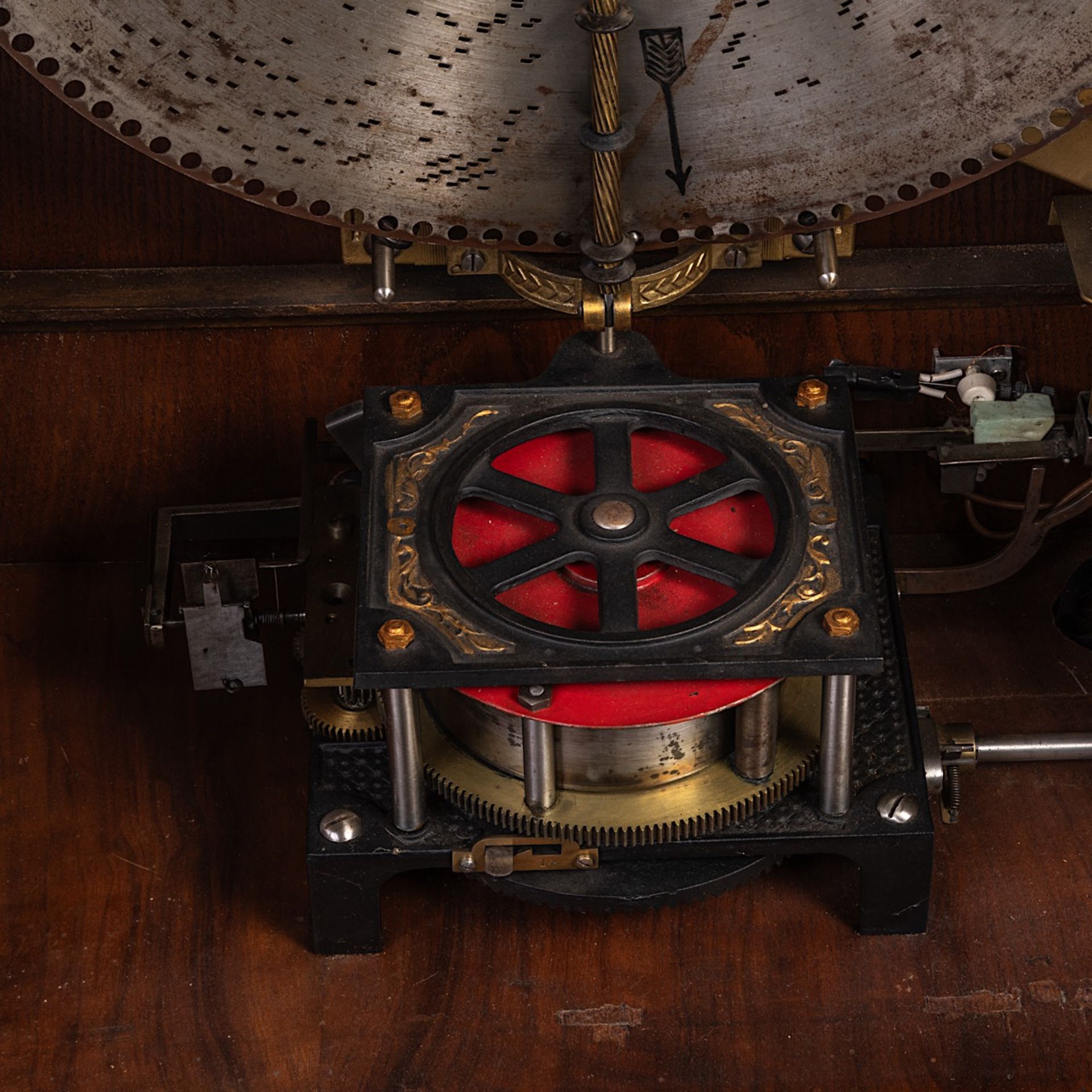 An impressive Biedermeier walnut music automation symphonion, ca. 1880, H 210 - W 72 - D 42 cm - Bild 5 aus 22