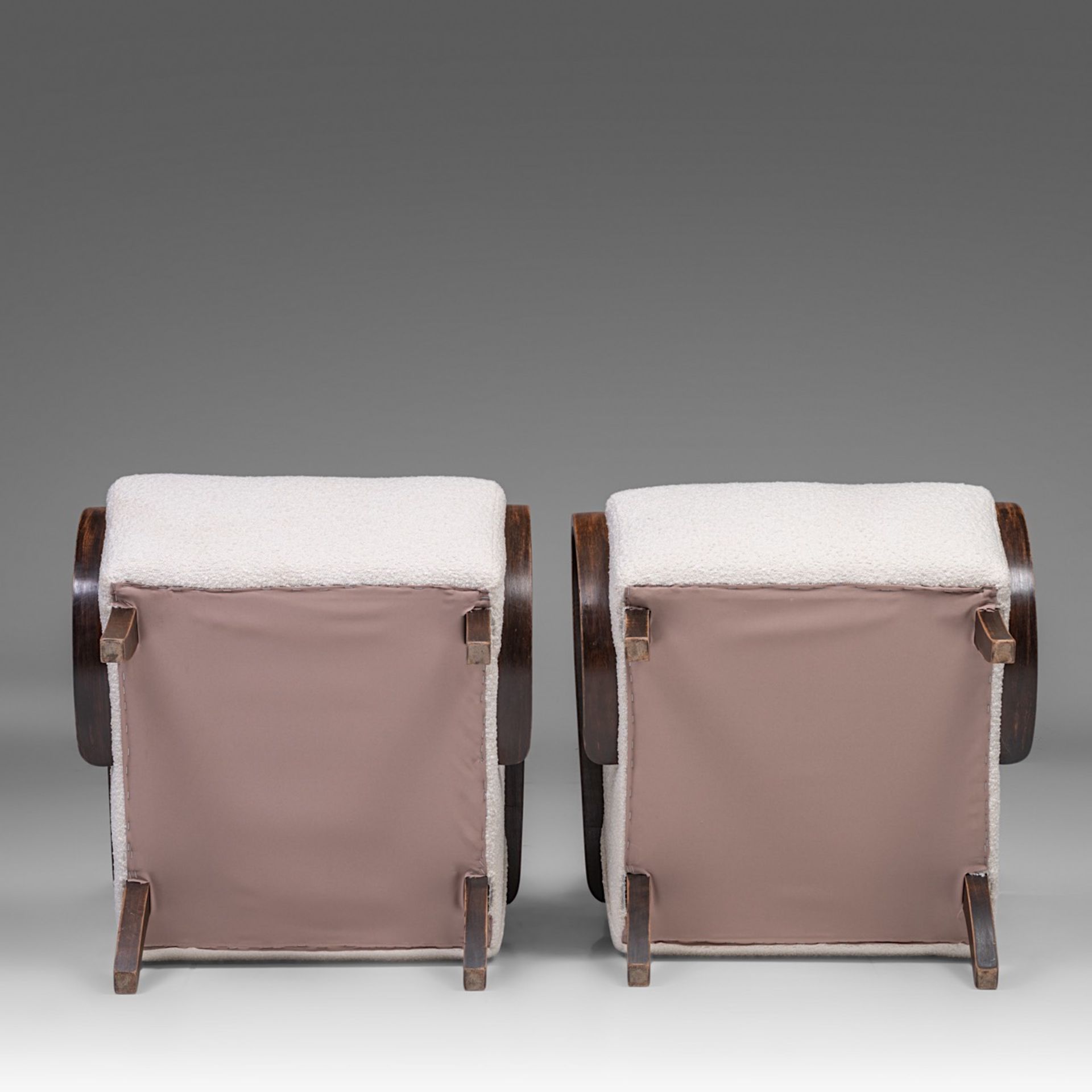 A pair of Mid-century Armchairs by Jindrich Halabala, 1950s 83 x 68 x 87 cm. (32.6 x 26.7 x 34 1/4 i - Image 8 of 13