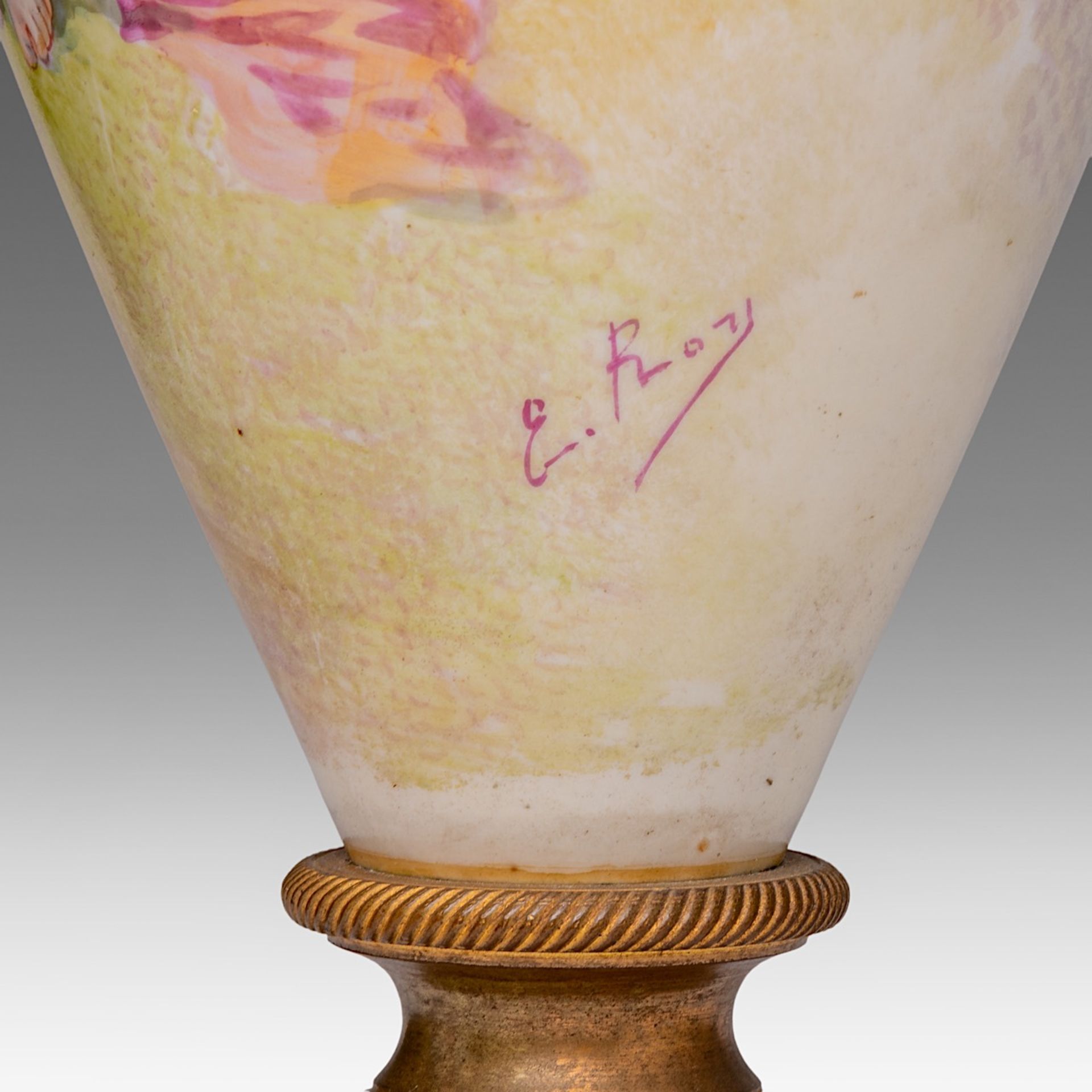 A fine oblong-shaped bleu Celeste ground Sevres vase, with hand-painted decoration of a beauty holdi - Bild 5 aus 8