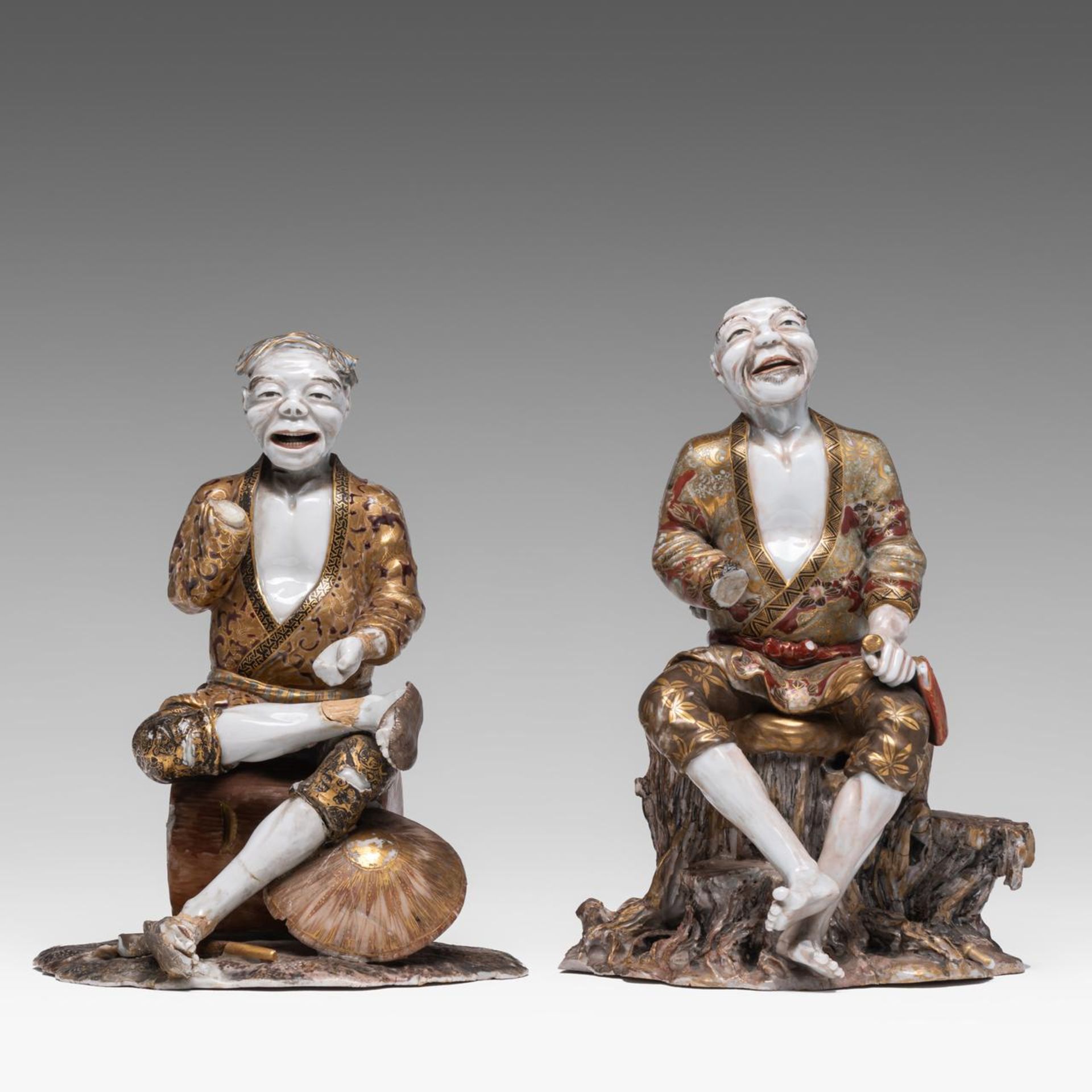 Two fine and rare Japanese Satsuma style porcelain figures, Meiji, H 22,5 - 23,5 cm - Bild 2 aus 9