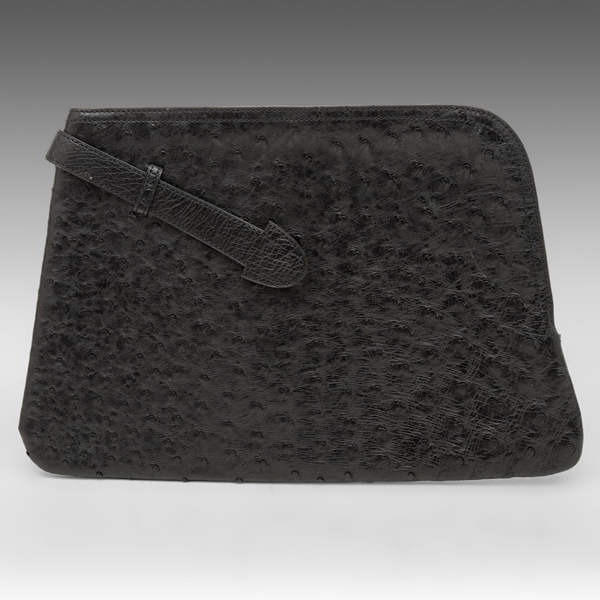 A matching collection of a Delvaux shoulder bag, a clutch and a wallet in black ostrich leather. - Image 7 of 16