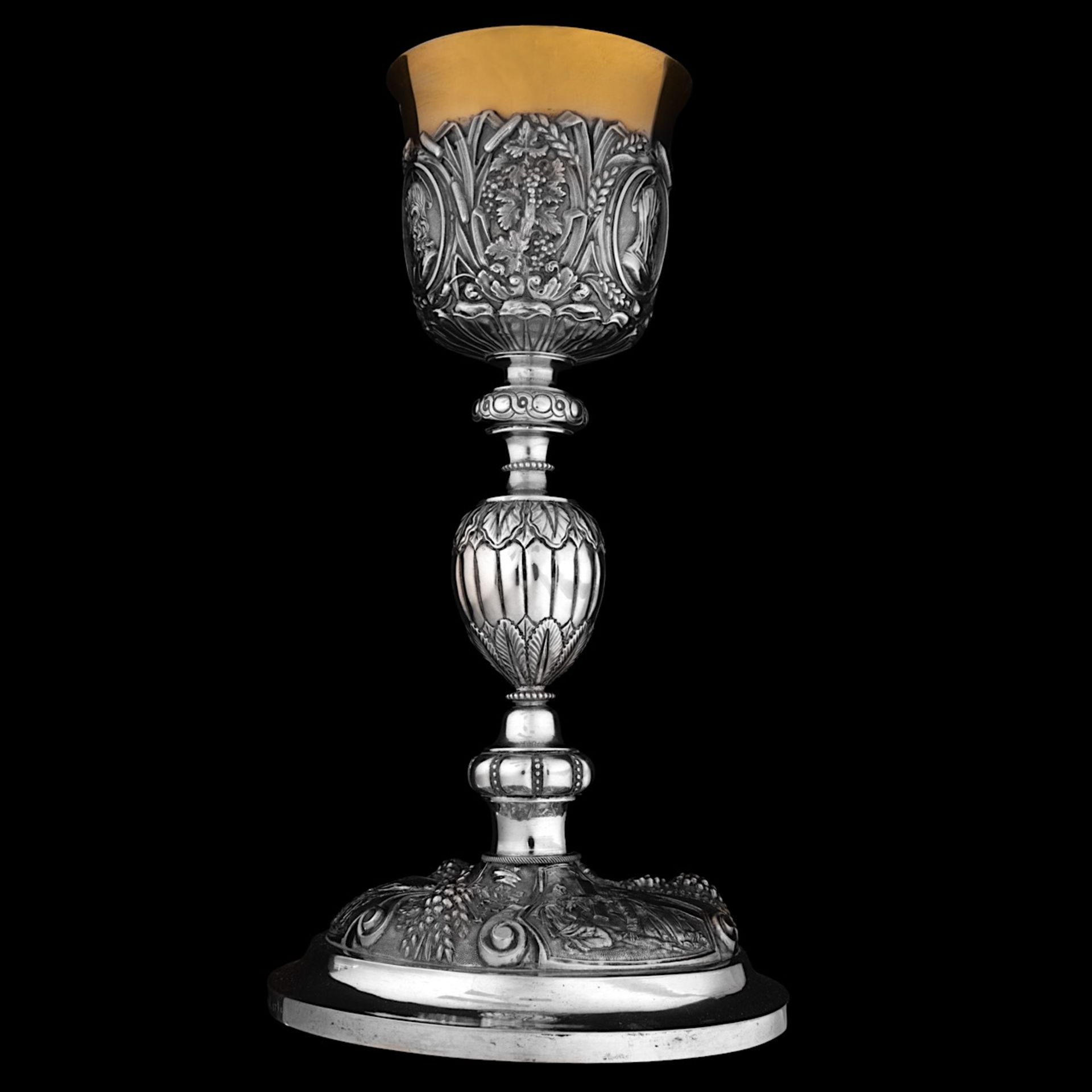 A Renaissance Revival 800/000 silver and gilt silver chalice with its matching paten, H 28 cm - dia - Image 2 of 13