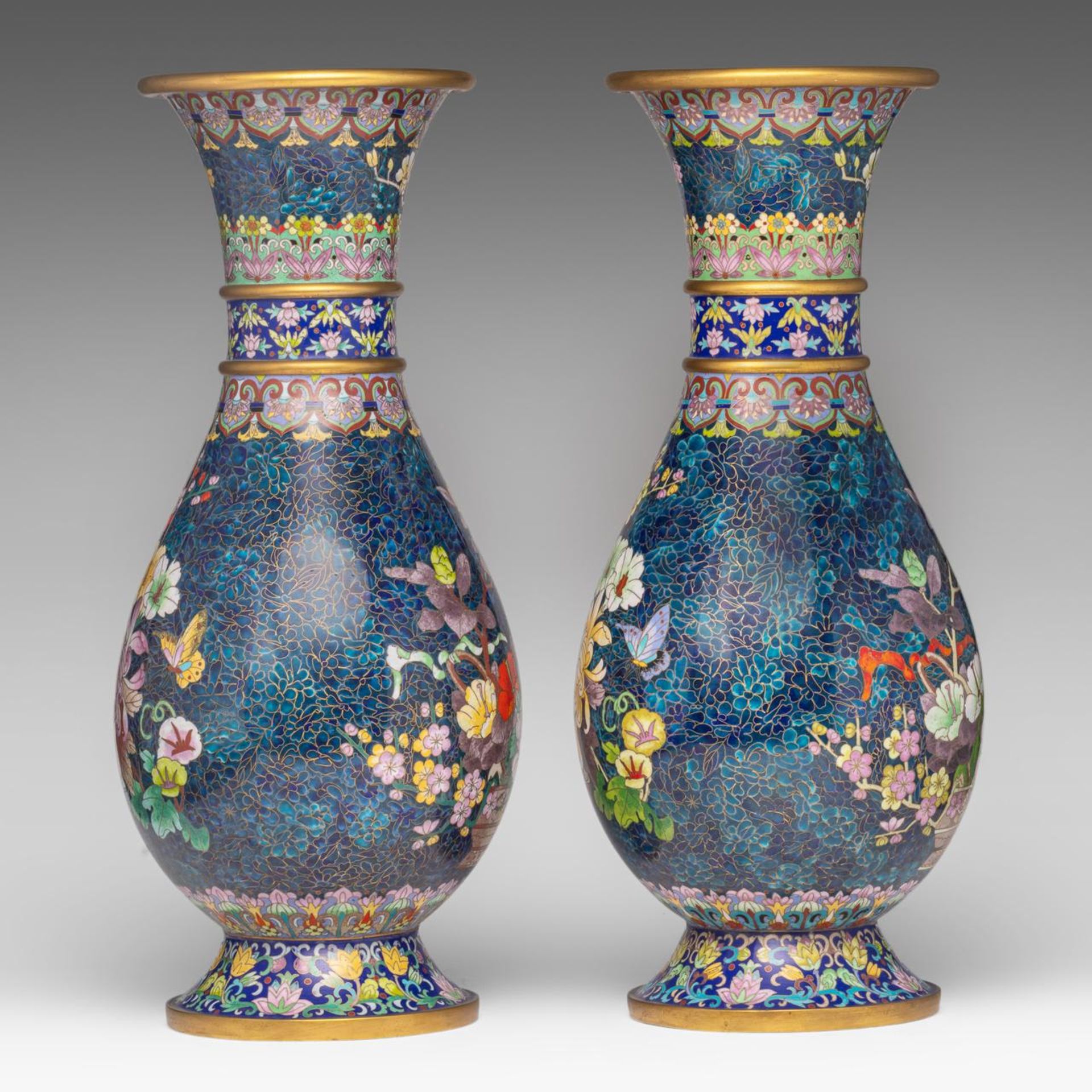 A pair of Chinese cloisonne enamelled 'Flower basket' vases, 20thC, H 52,5 cm - Image 2 of 6