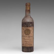 A bottle Chateau Yquem, 1er des grands crus Sauternes, 1917, bottled by J. Vandermeulen - Decanniere